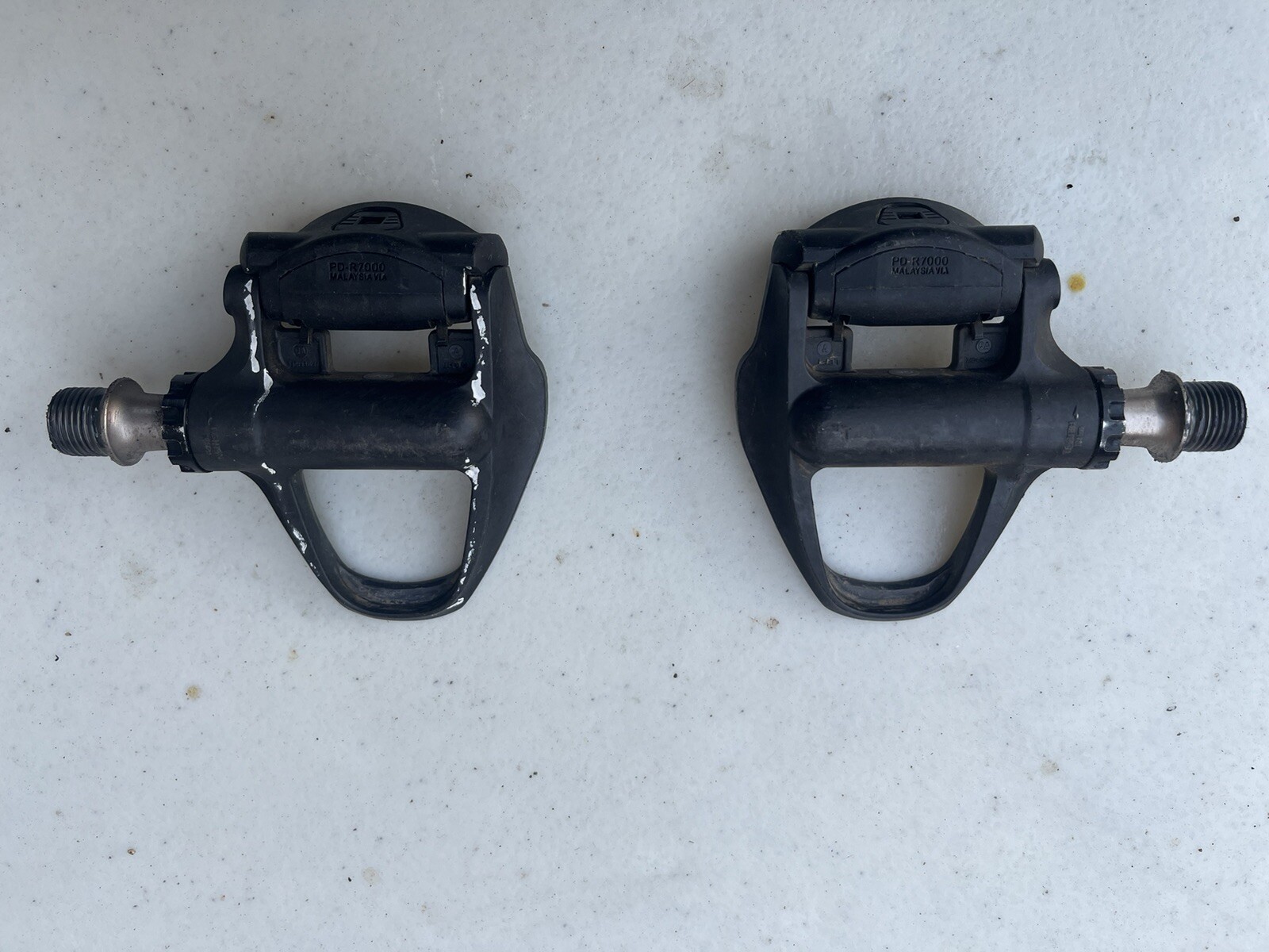 Shimano PD-R7000 SPD-SL Clipless Road Bike Pedals – Black