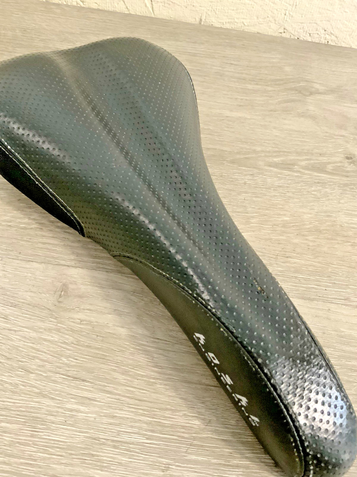 KOSHI ROAD BIKE SADDLE 325 GRAMS CHROMOLY STAYS 135 MM X 278 MM