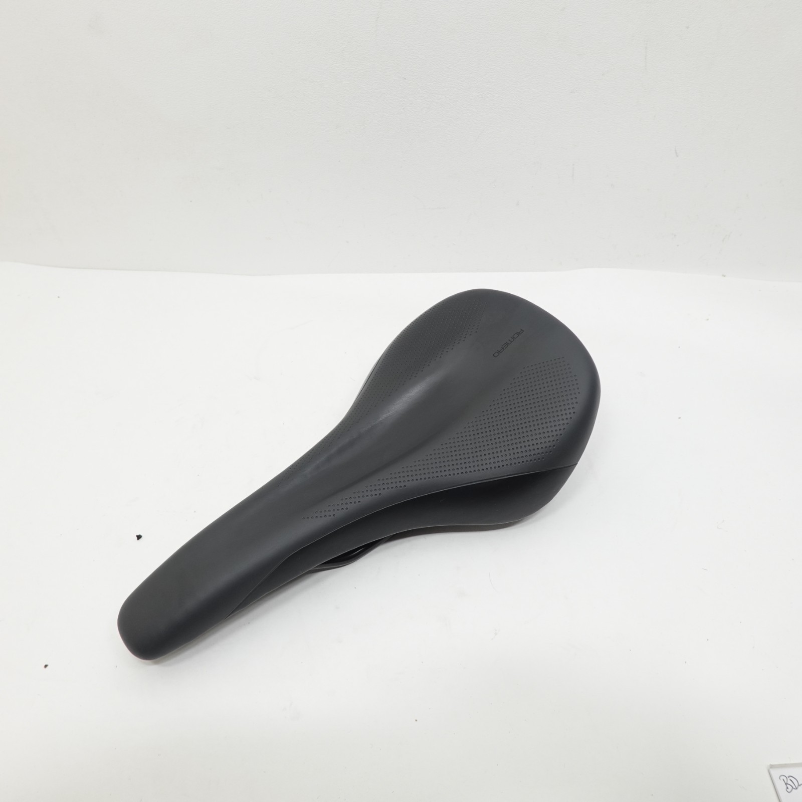 GIANT ROMERO Bicycle Saddle Seat Grey Black Particle Flow Mountain Bike – USED