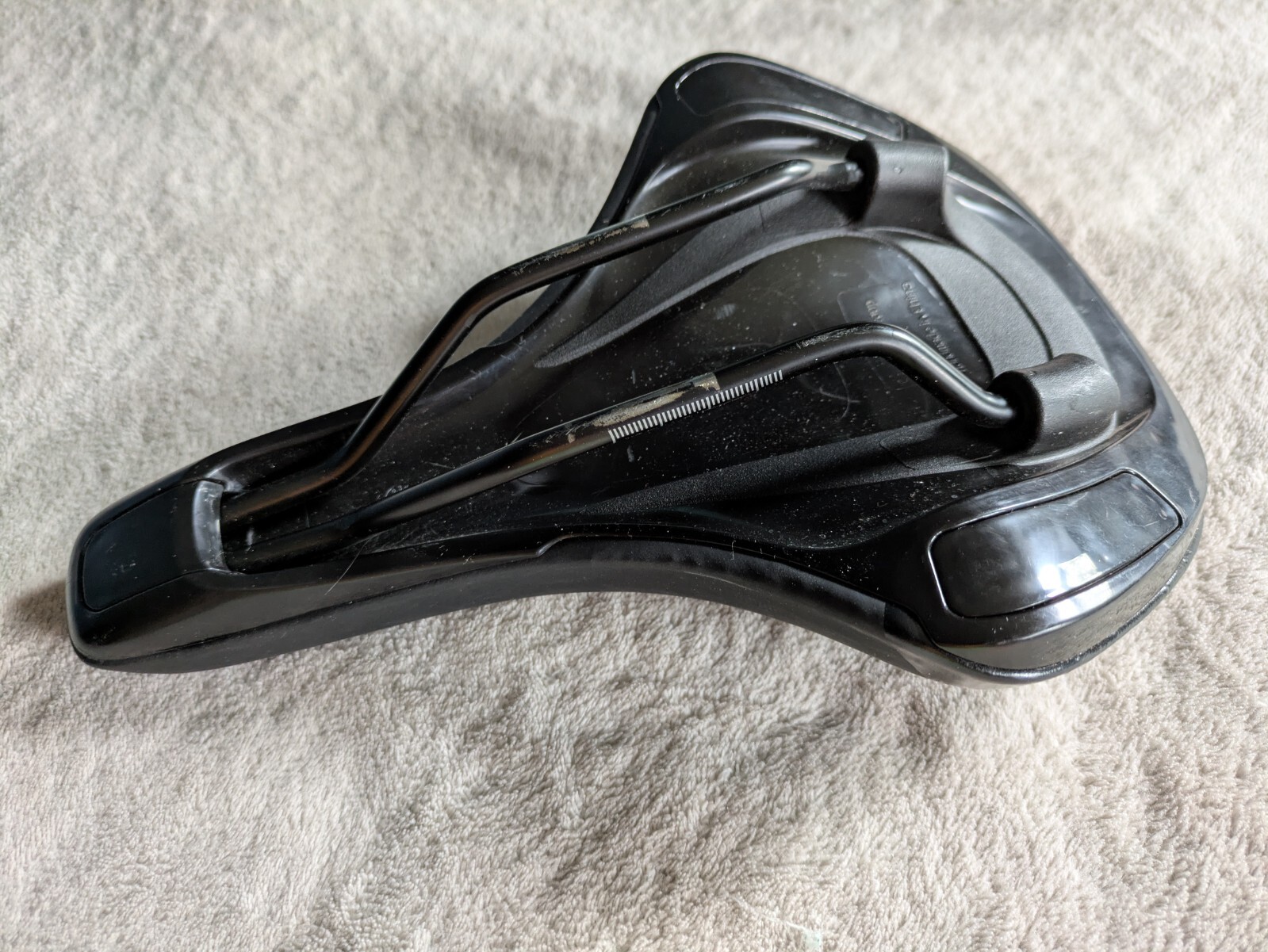 ICONIC Padded Bicycle Saddle Seat Adult Unisex Sized Black
