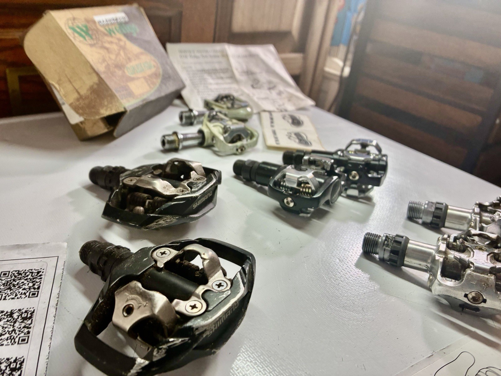 Lot Of Clip In Bike Pedals Cleats Ascent Wellgo Shimano &more Xtra Chain Parts