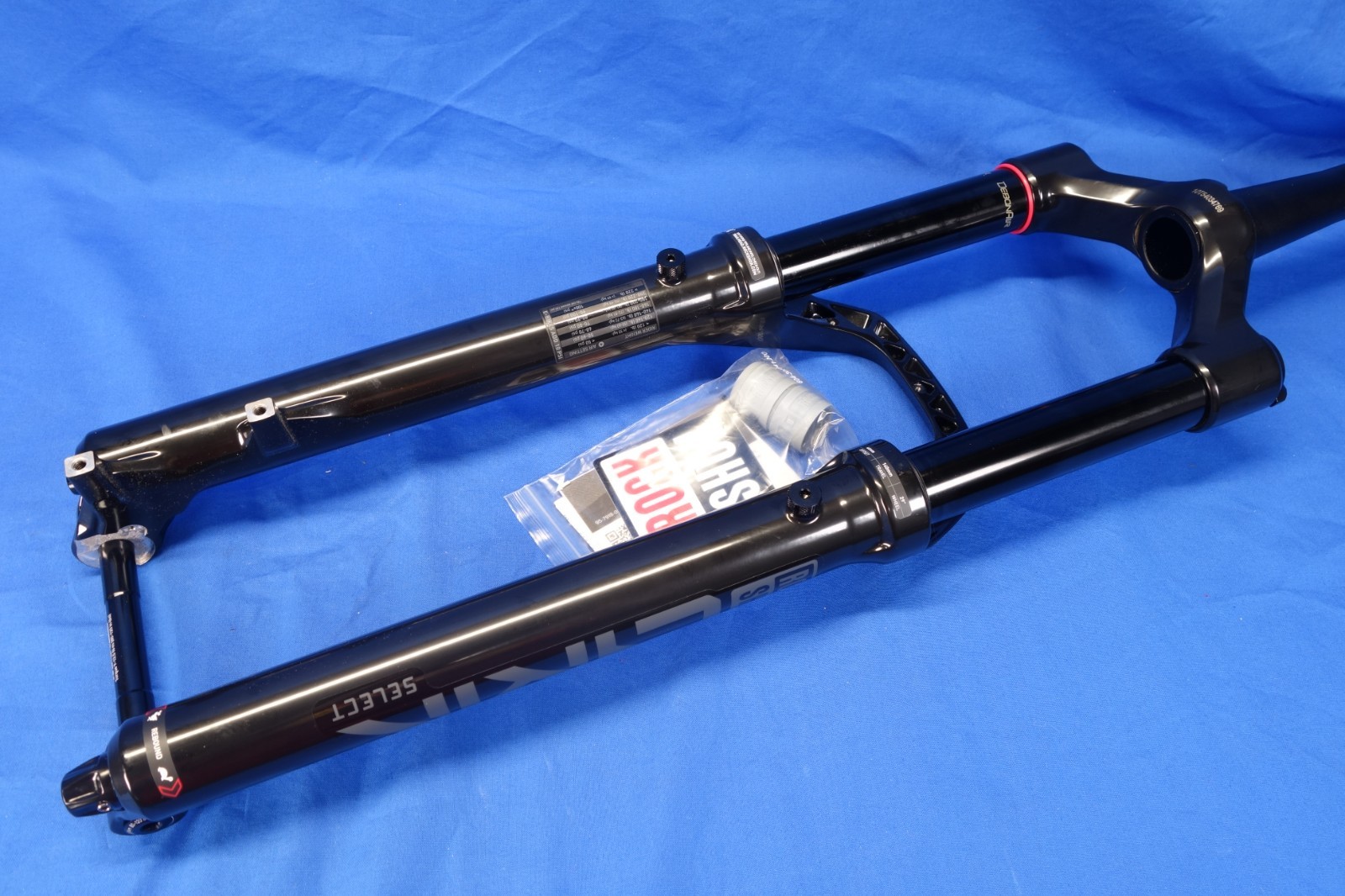 New RockShox Lyrik Select Charger RC 29″ Mtn Bike Fork, 140mm Travel, Boost Axle