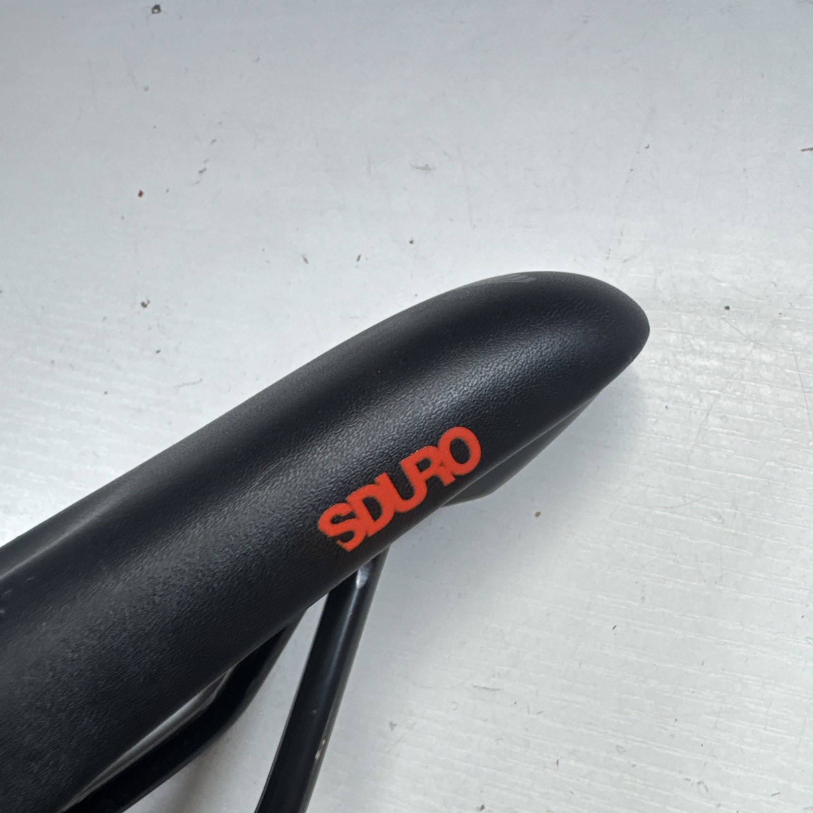 Selle royal Sirio Haibike Sduro Men’s Saddle Trekking Black-Red