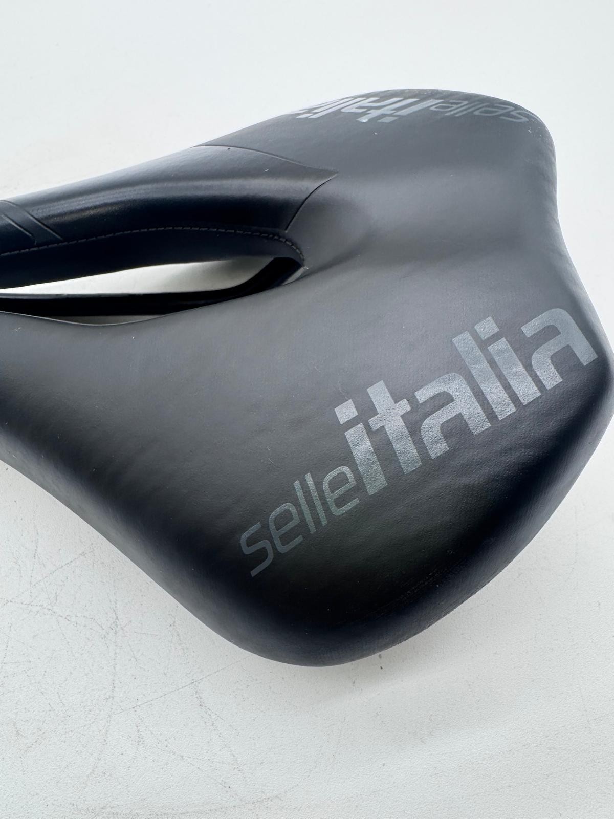 Selle Italia X3 Boost Cutaway Road Bike Saddle Black 7x7mm Rails 155mm