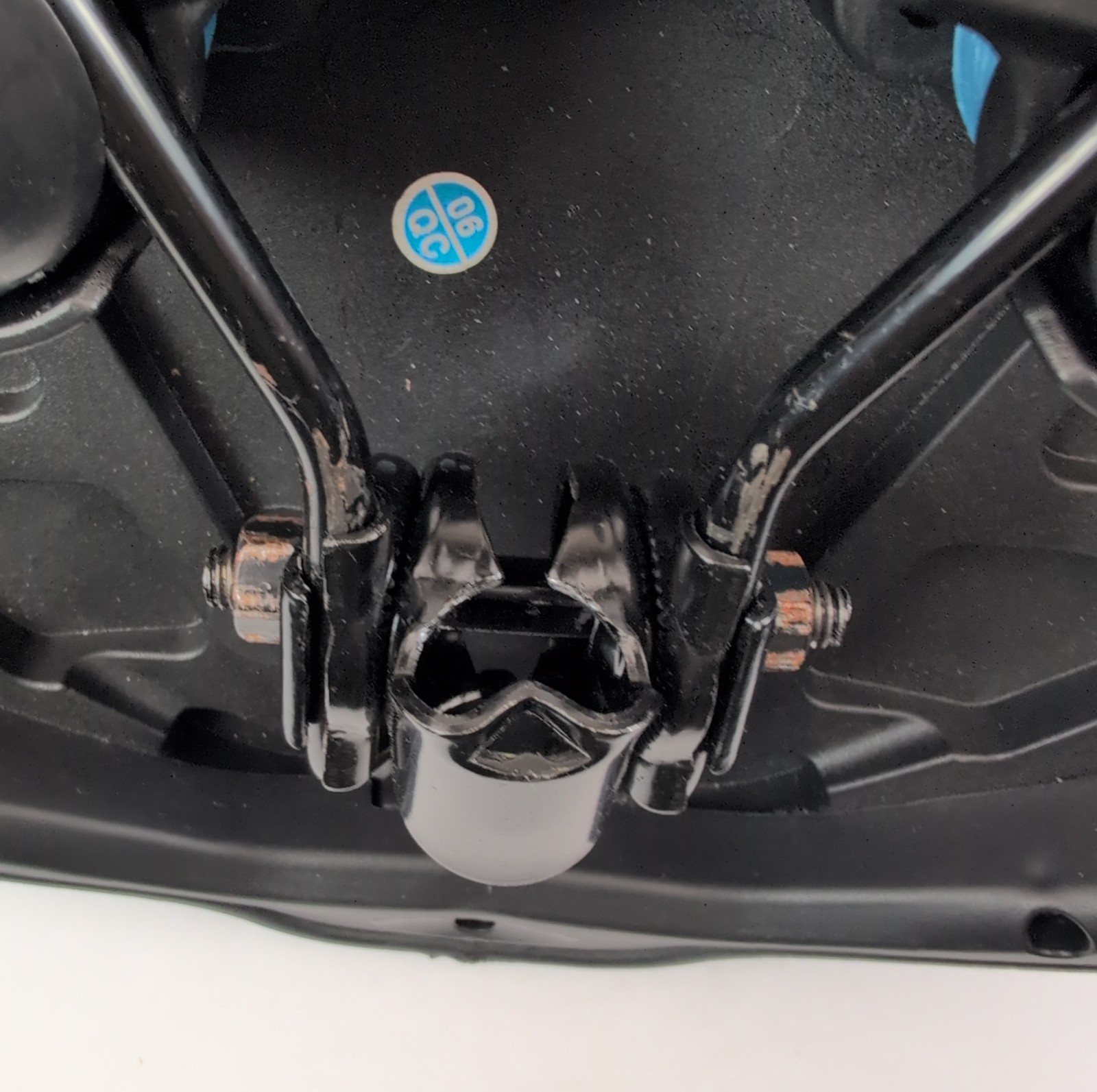 BLUEWIND Noseless Oversized Bike Seat Wide Bicycle Saddle Comfort With Backrest