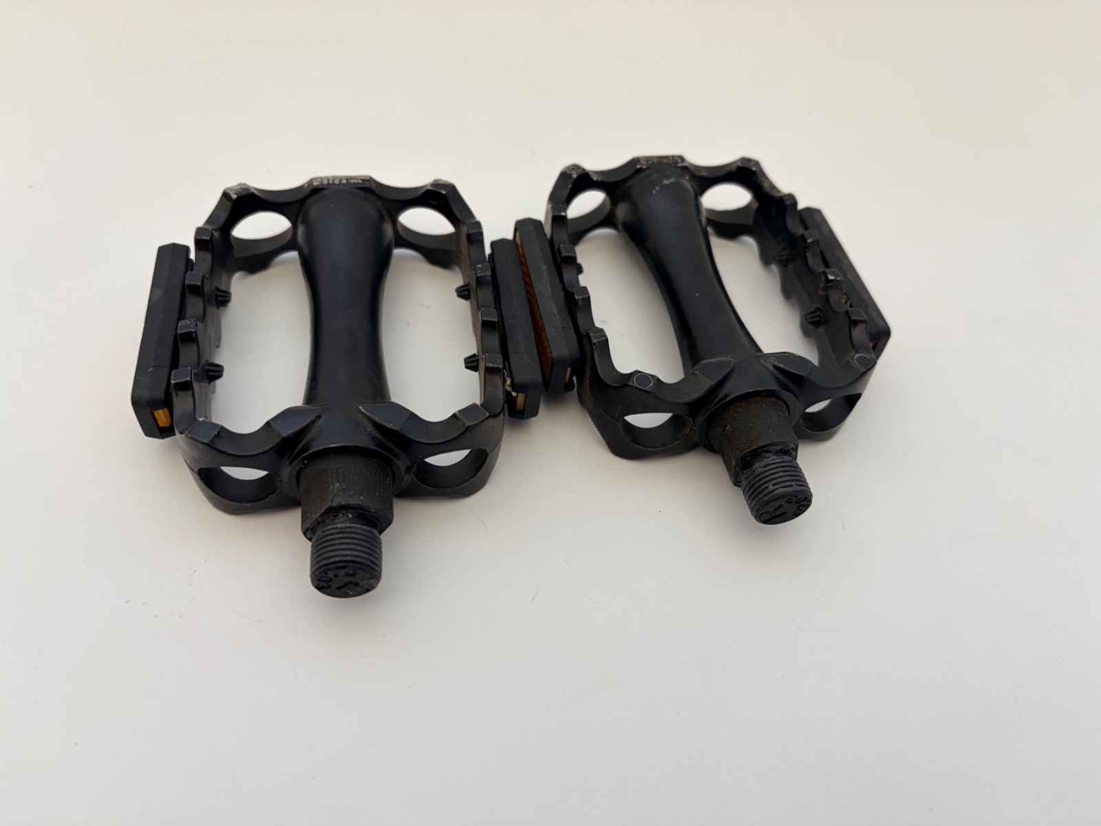 VP-468 K218 Black 9/16in Old Mid School Vintage Pedals