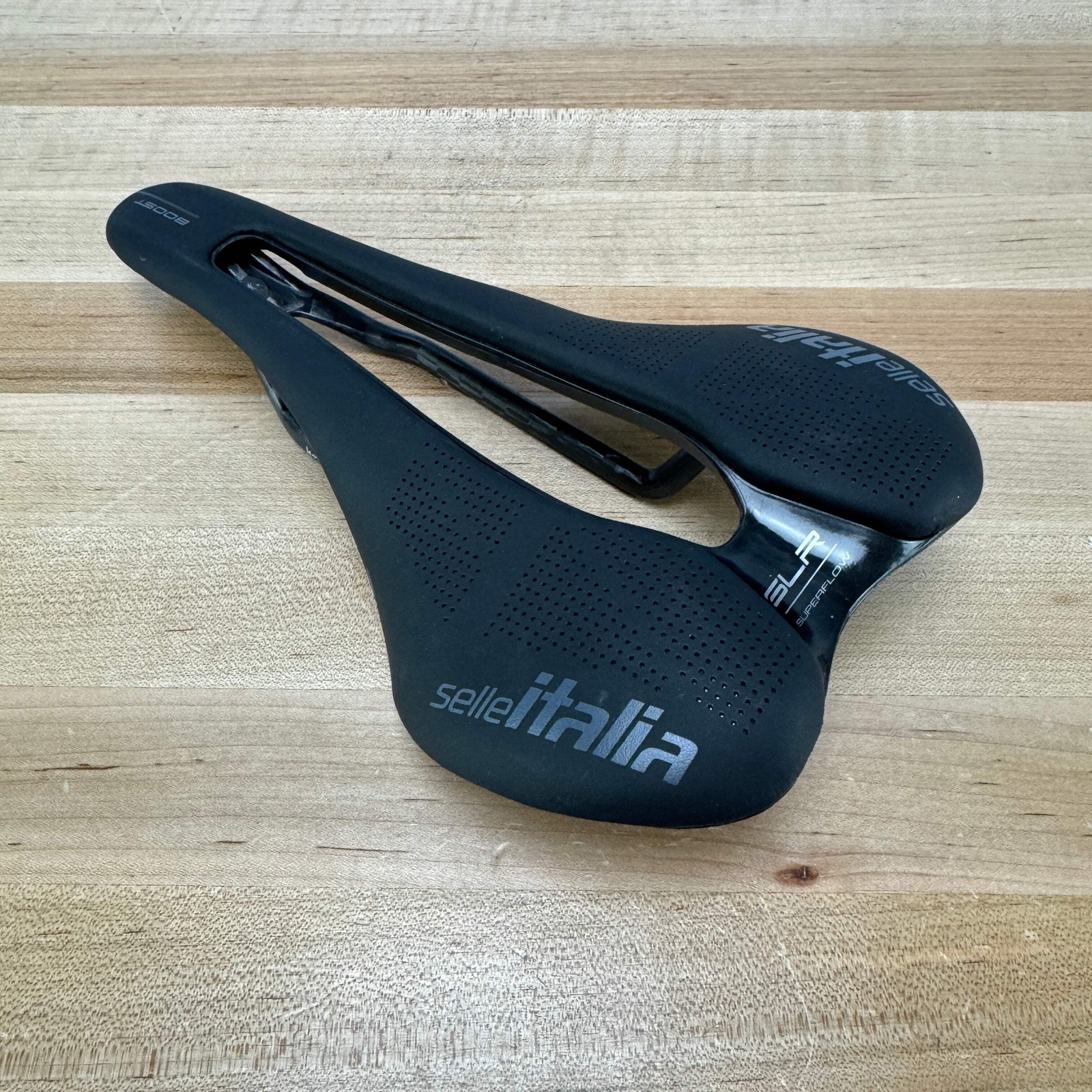 New Takeoff! Selle Italia SLR Boost Superflow L3 7x9mm Carbon Rails 145mm Saddle