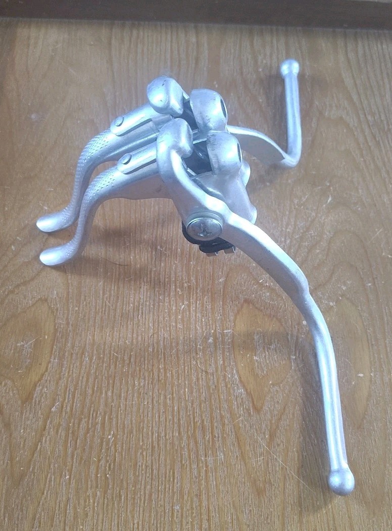 [7.99] Pair Silver Aluminum/steel Bicycle Drop Bar Dual Double Brake Levers 22 m