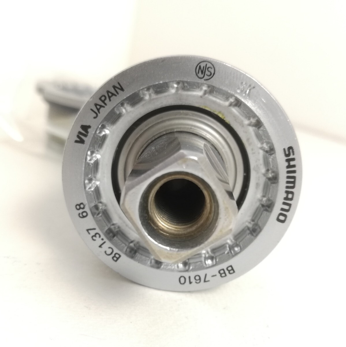 Shimano Dura-Ace BB-7610 Square Taper NJS BSA Track Racing Bike Bottom Bracket