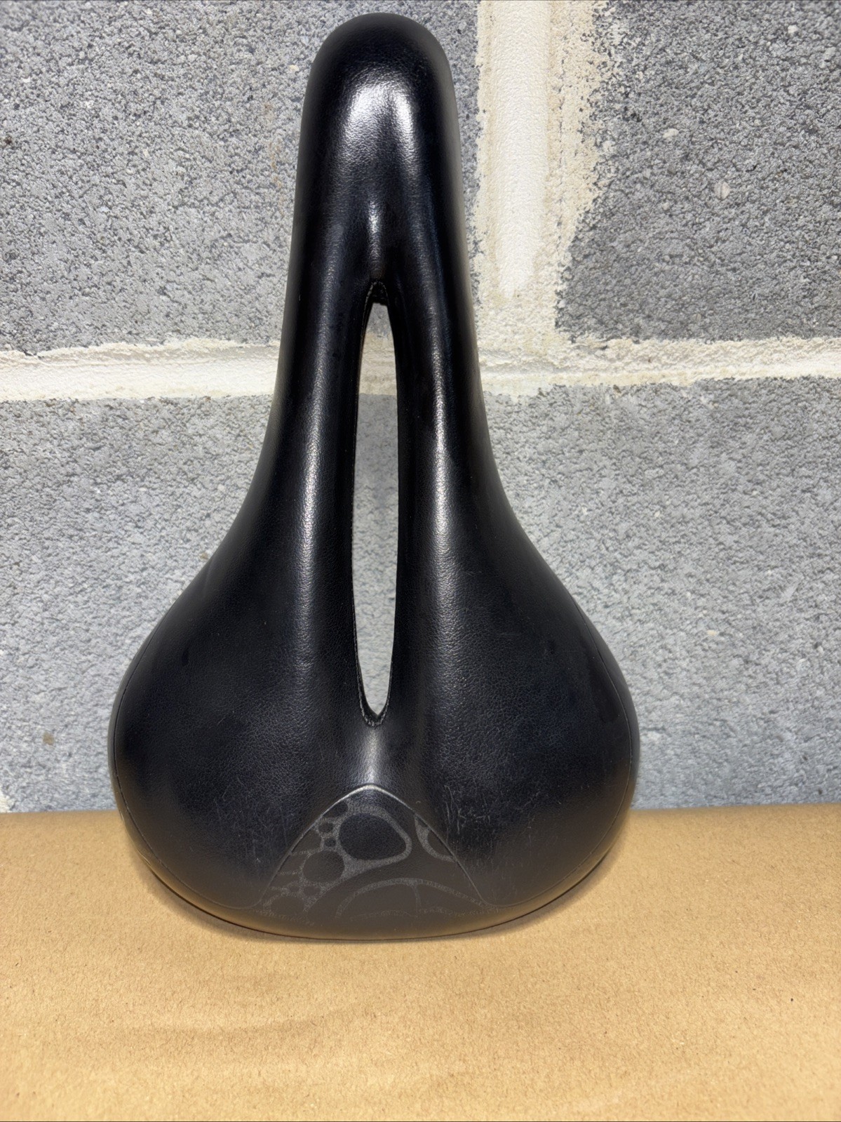 Terry Butterfly Bike Saddle Seat Center Cutaway 12.2oz 262mm Long 76mm High 155w