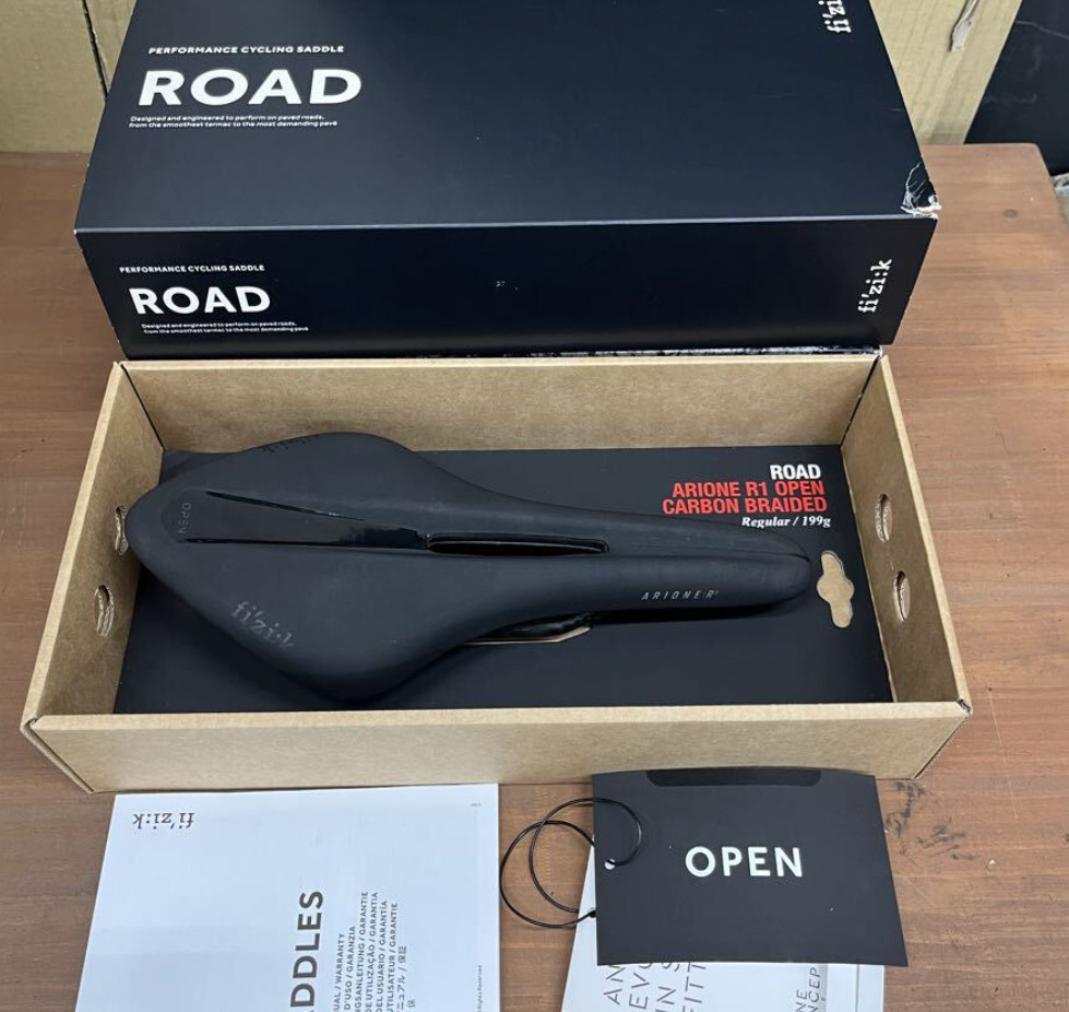 Fizik Arione R1 Open Regular Carbon Rail Road Saddle snake