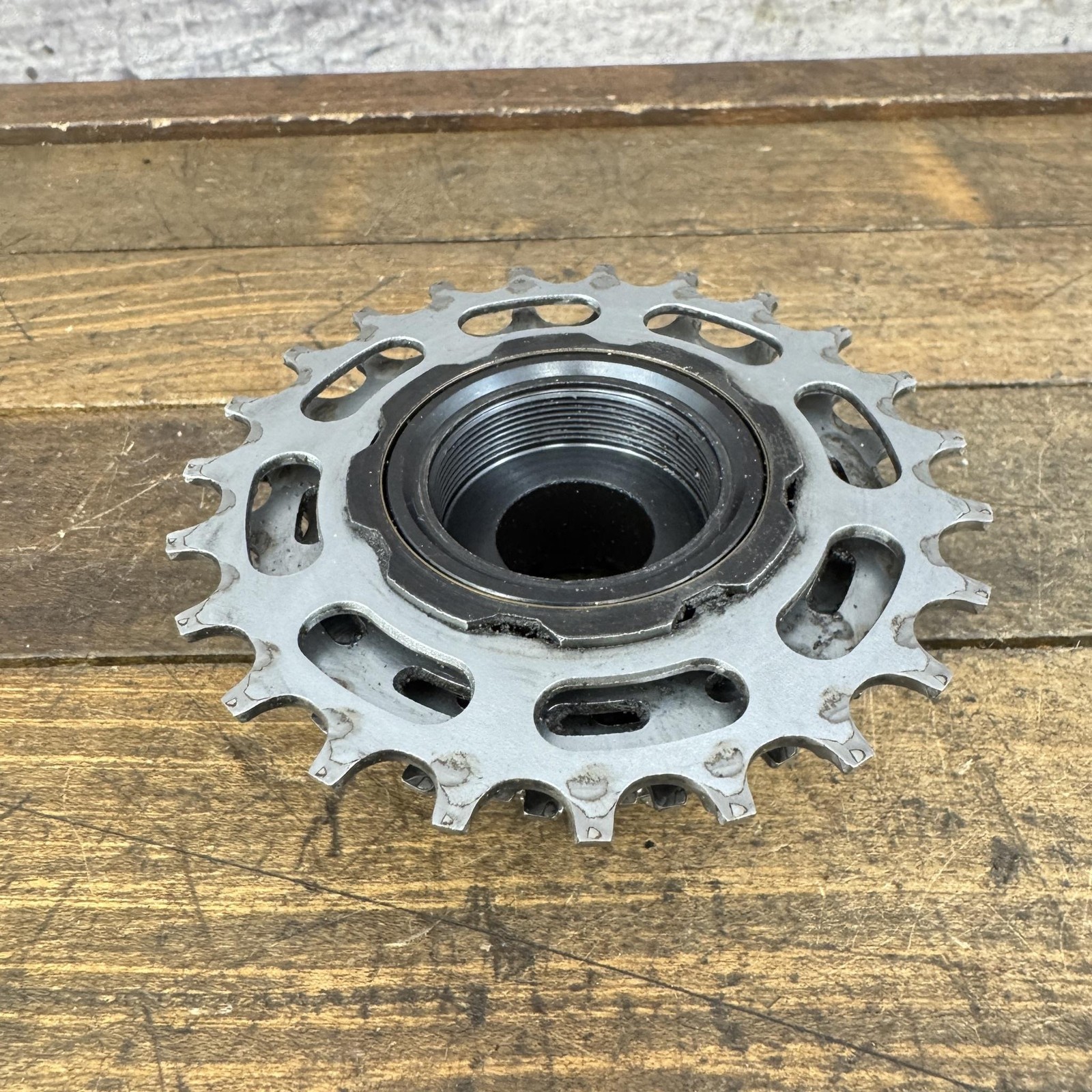 Vintage Suntour Winner Pro Freewheel 7 Speed Maeda 13-23T 23T Silver 4 Prong