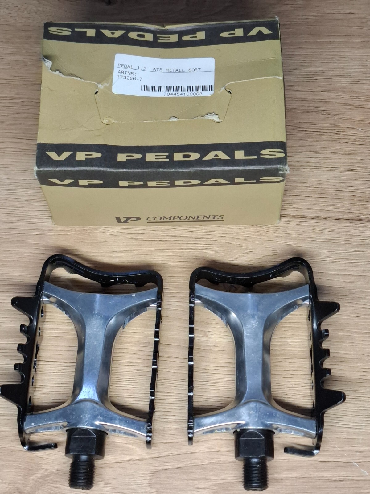 Retro Bicycle Parts NIB NOS VP Platform Pedals 9/16 L: 97mm W: 65mm