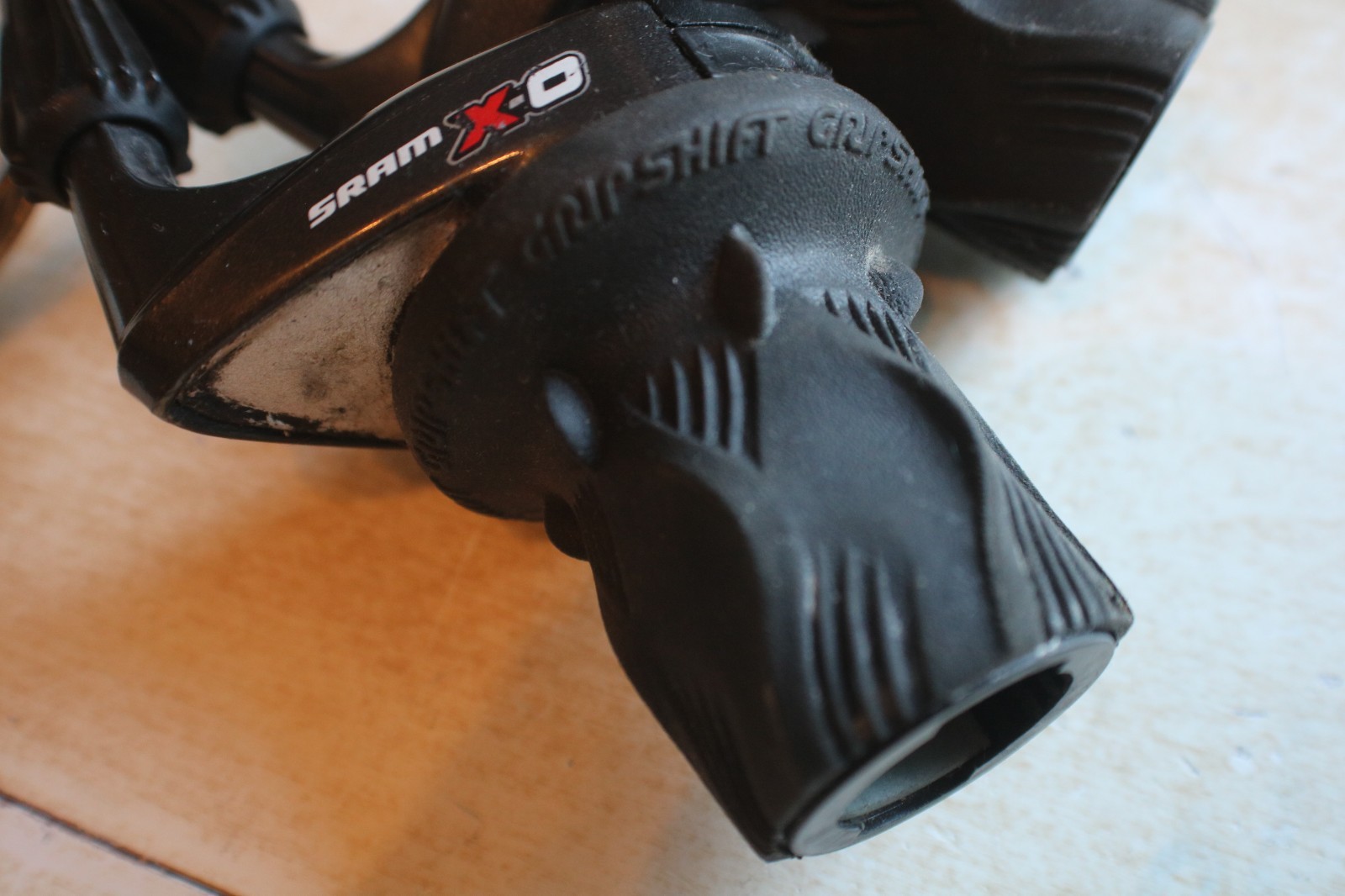 SRAM X-0 3×9 Grip Shifters – Twist Shifter Set Pair Mountain Bike Black 9×3