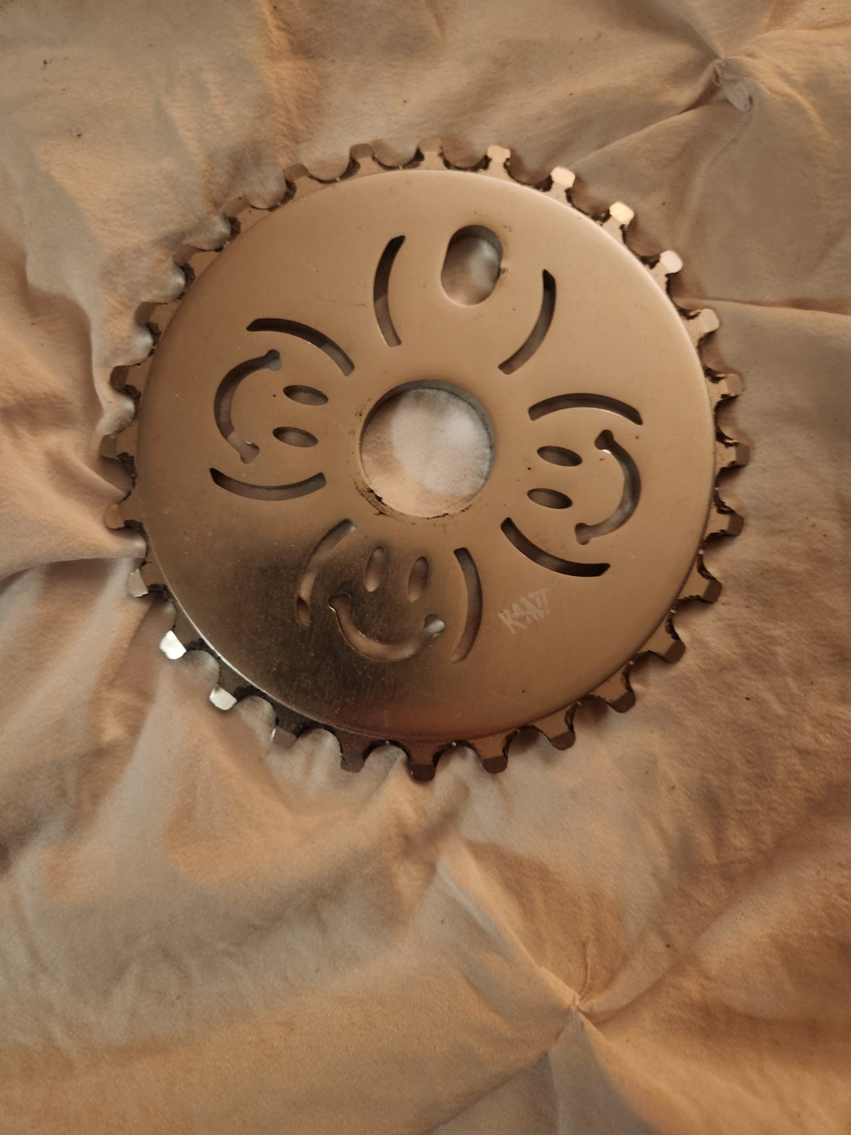 rant emoji 28T sprocket in good used condition