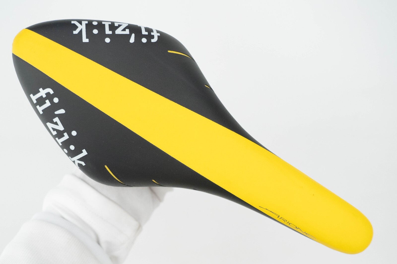 NOS FIZIK ARIONE R3 REGULAR YELLOW VINTAGE SADDLE SEAT RACING ROAD BICYCLE BIKE