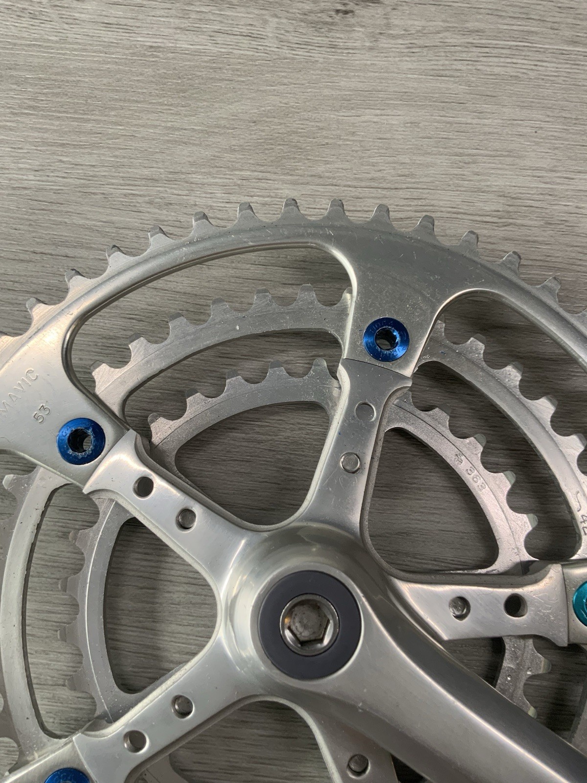 AVOCET CRANKSET TRIPLE 53-42-32 TOOTH 172.5 MM ARM LENGTH 6, 7, OR 8 SPEED