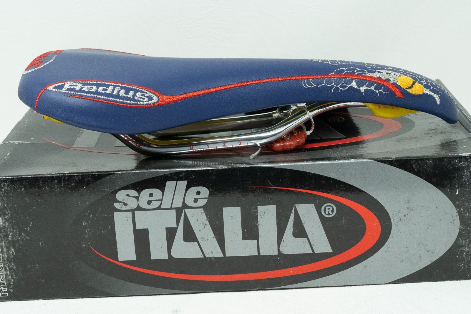 NOS SELLE ITALIA RADIUS SNAKE YELLOW VINTAGE SADDLE SEAT ROAD RACING BIKE OLD