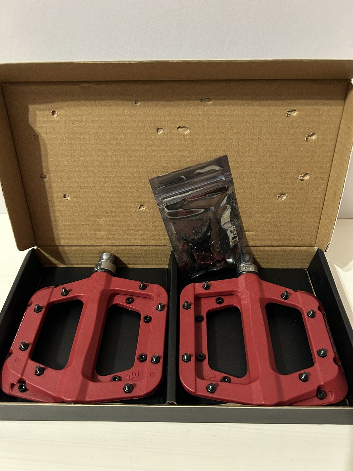 Hiegoo BMX MTB Red Pedals NEW IN BOX, fast shipping!
