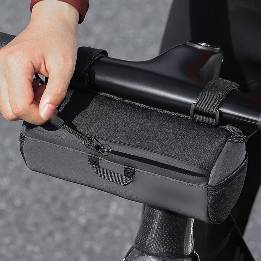 Spacious 1L Bike Handlebar Bag with Secure Attachment and Reflective Design