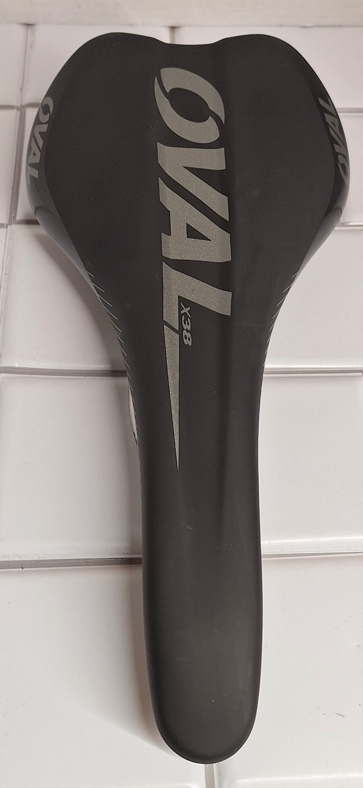 Oval Concepts X38 Road Bike Saddle Black/Silver