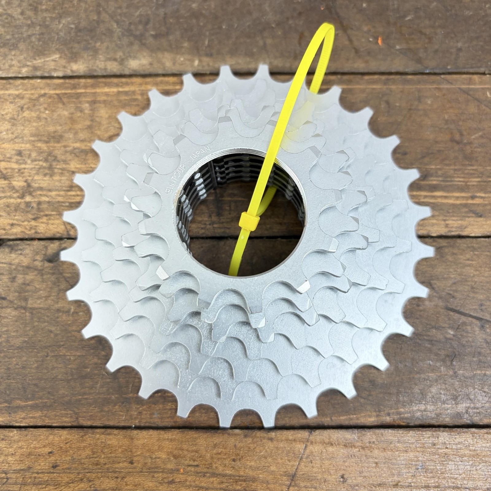 Vintage Suntour AccuShift Cassette 7 Speed 12-28T NOS New INdex Japan Bike 7s