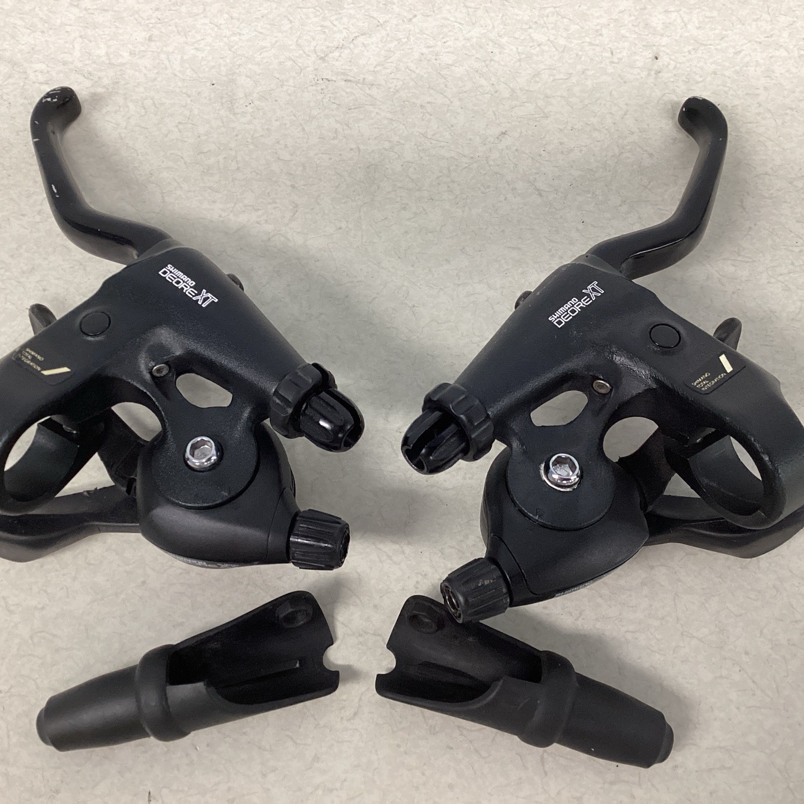 Shimano DEORE XT Shifters Brake Levers SH-M095 22.2mm 3 x 7-Speed W/Cable Covers