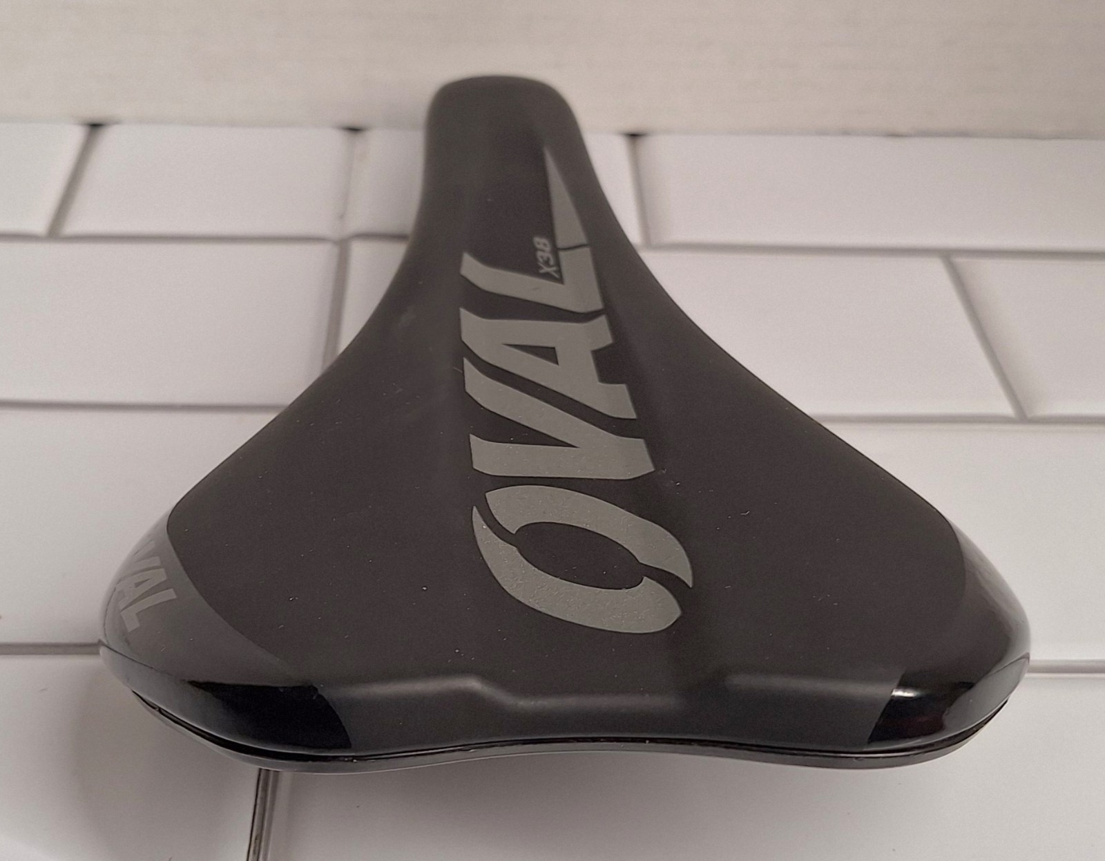 Oval Concepts X38 Road Bike Saddle Black/Silver