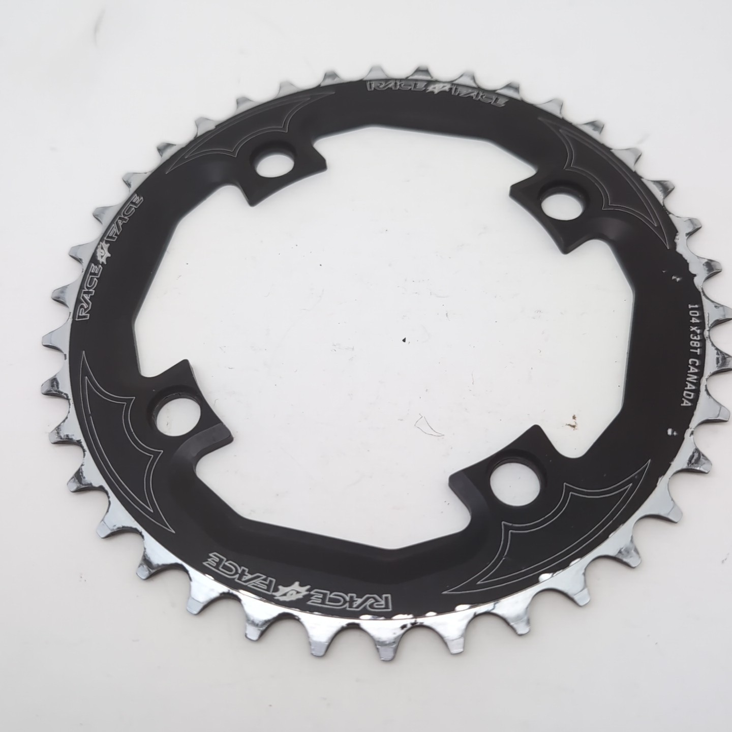 VINTAGE Race Face Diabolus 38T Chainring 104 BCD Black Canada