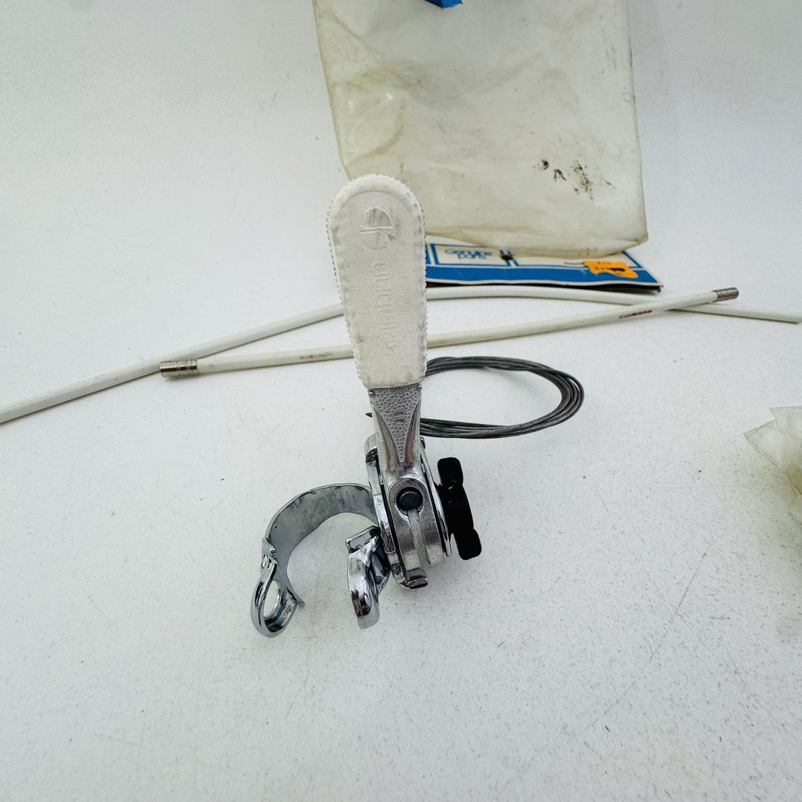 Vintage Shimano Right Shifter Clamp-On Internal Cruiser Cable Silver Bike NOS A1