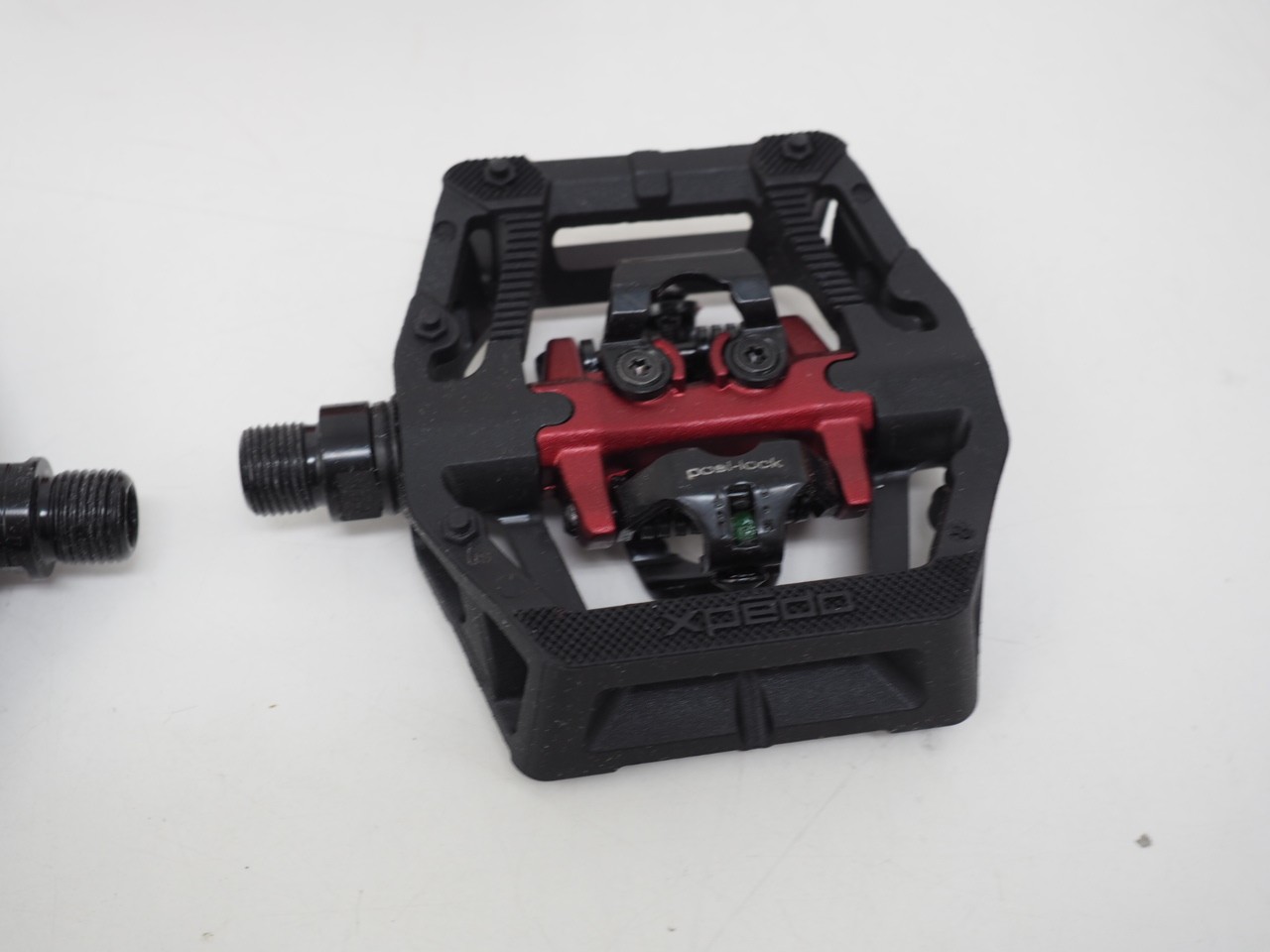 New! Xpedo GFX Neo Red/Black Clipless Flat/Platform Pedals w/ Cleats
