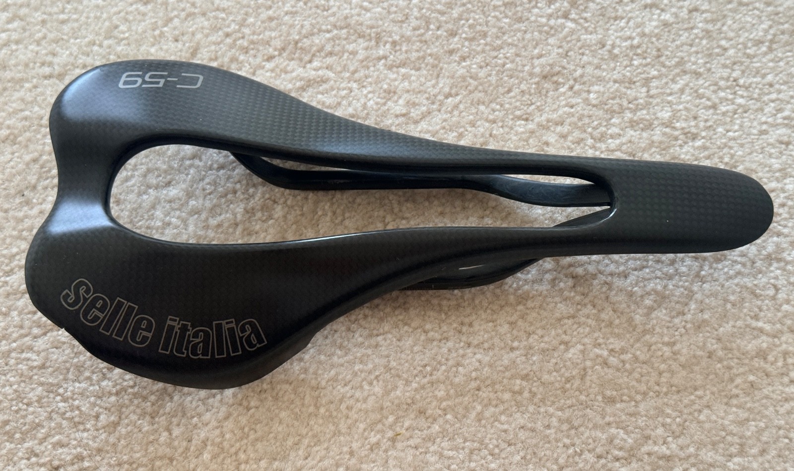 USED Selle Italia SLR C59 Full Carbon Saddle with Carbon Rails – 61 gram
