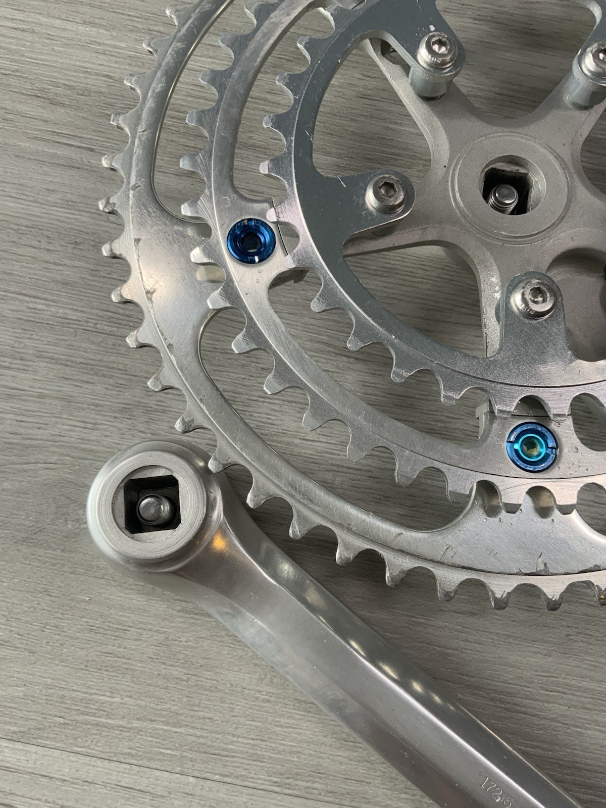 AVOCET CRANKSET TRIPLE 53-42-32 TOOTH 172.5 MM ARM LENGTH 6, 7, OR 8 SPEED