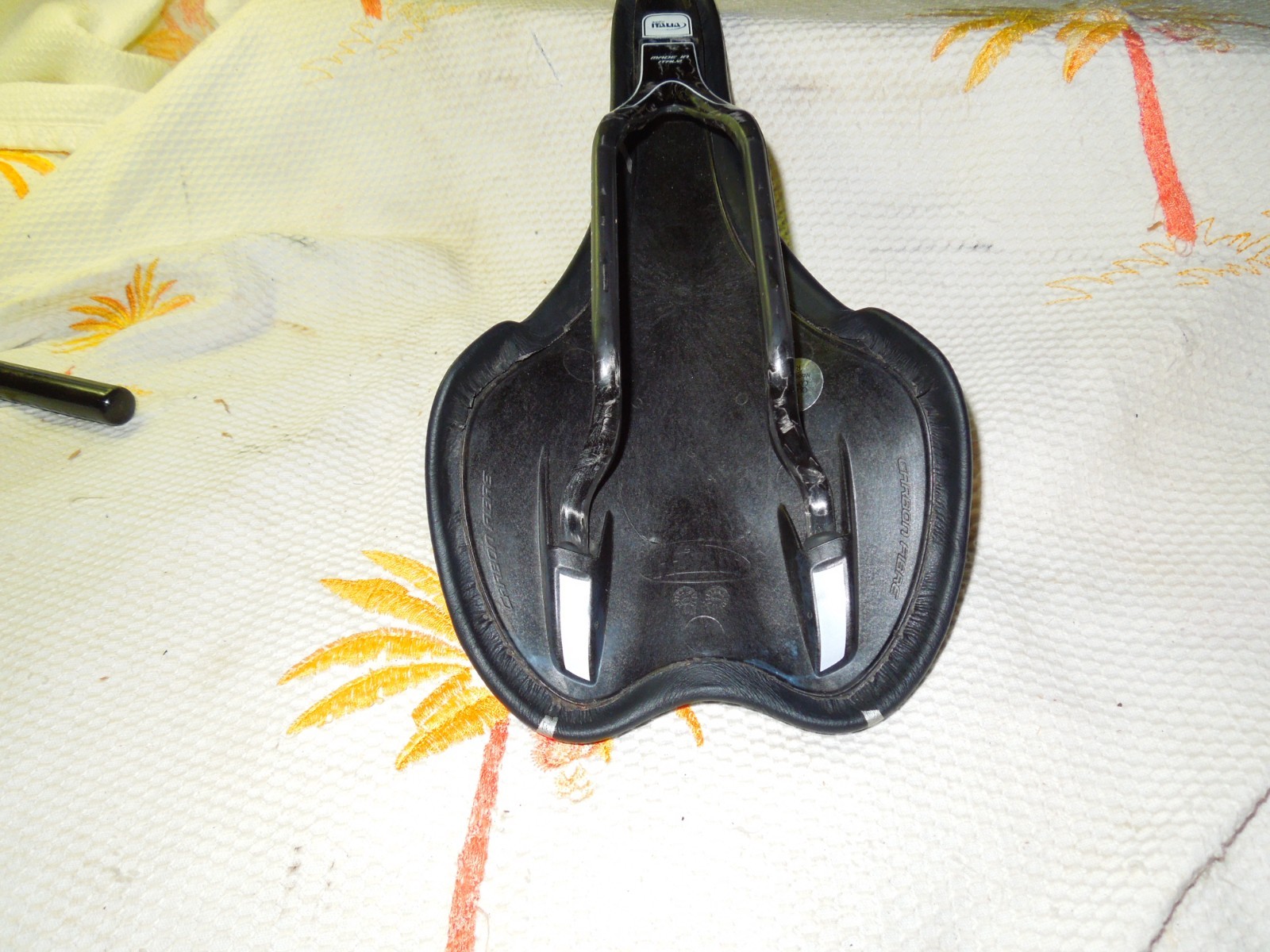 Selle Italia SLR Carbon Road Bike Saddle 130mm. Weight 138gr.