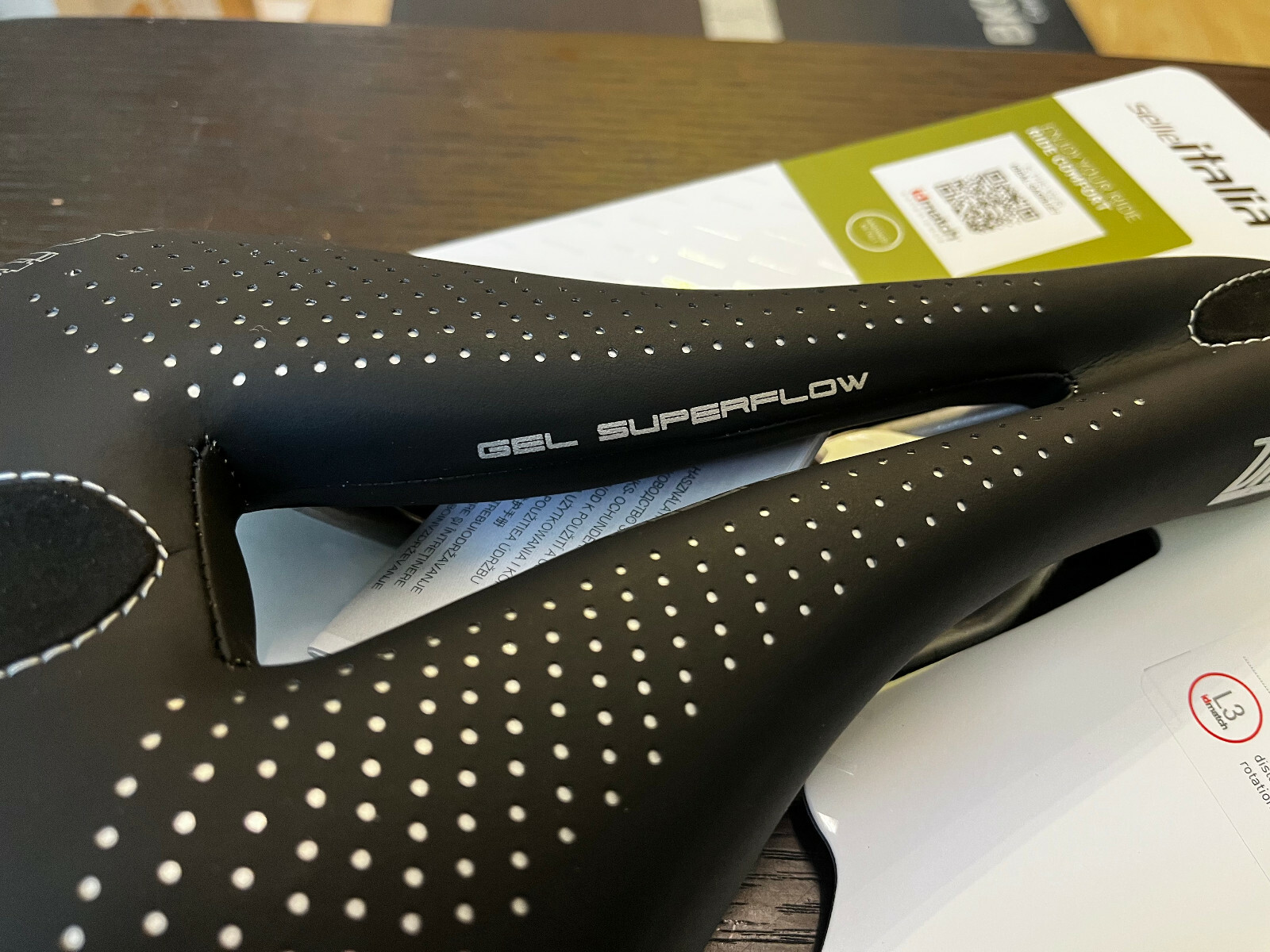 Selle Italia DIVA Gel Superflow 152x270mm L3 TI316 Rail Road Saddle (Black)