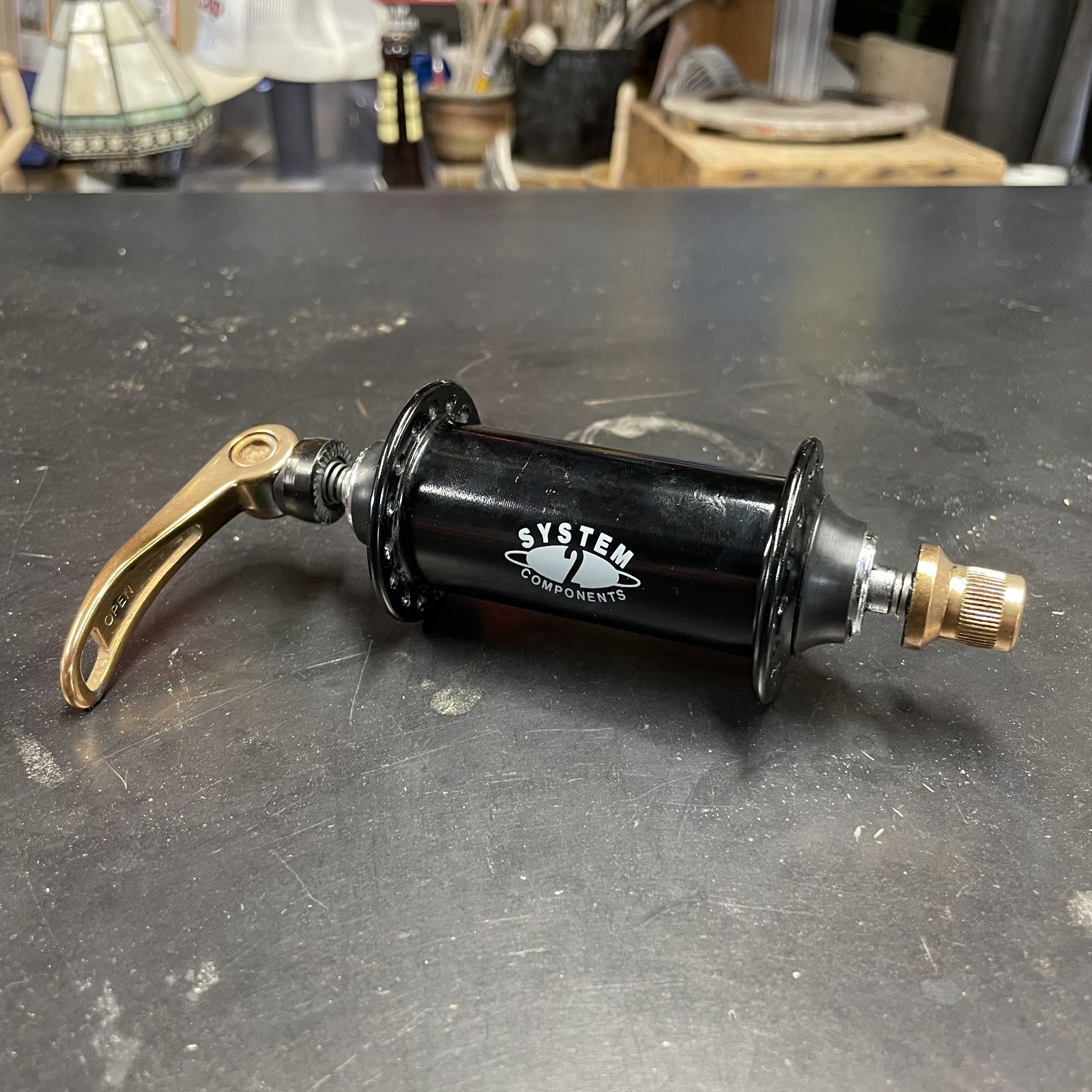 Vintage Black System 2 Components Front Hub – 32H – Used