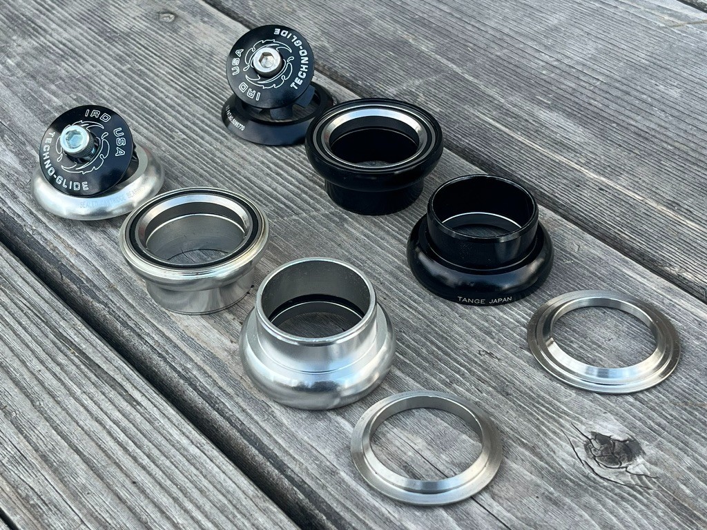 IRD Tange Seiki Black Technoglide Cartridge Bearing 1 1/8″ Threadless Headset