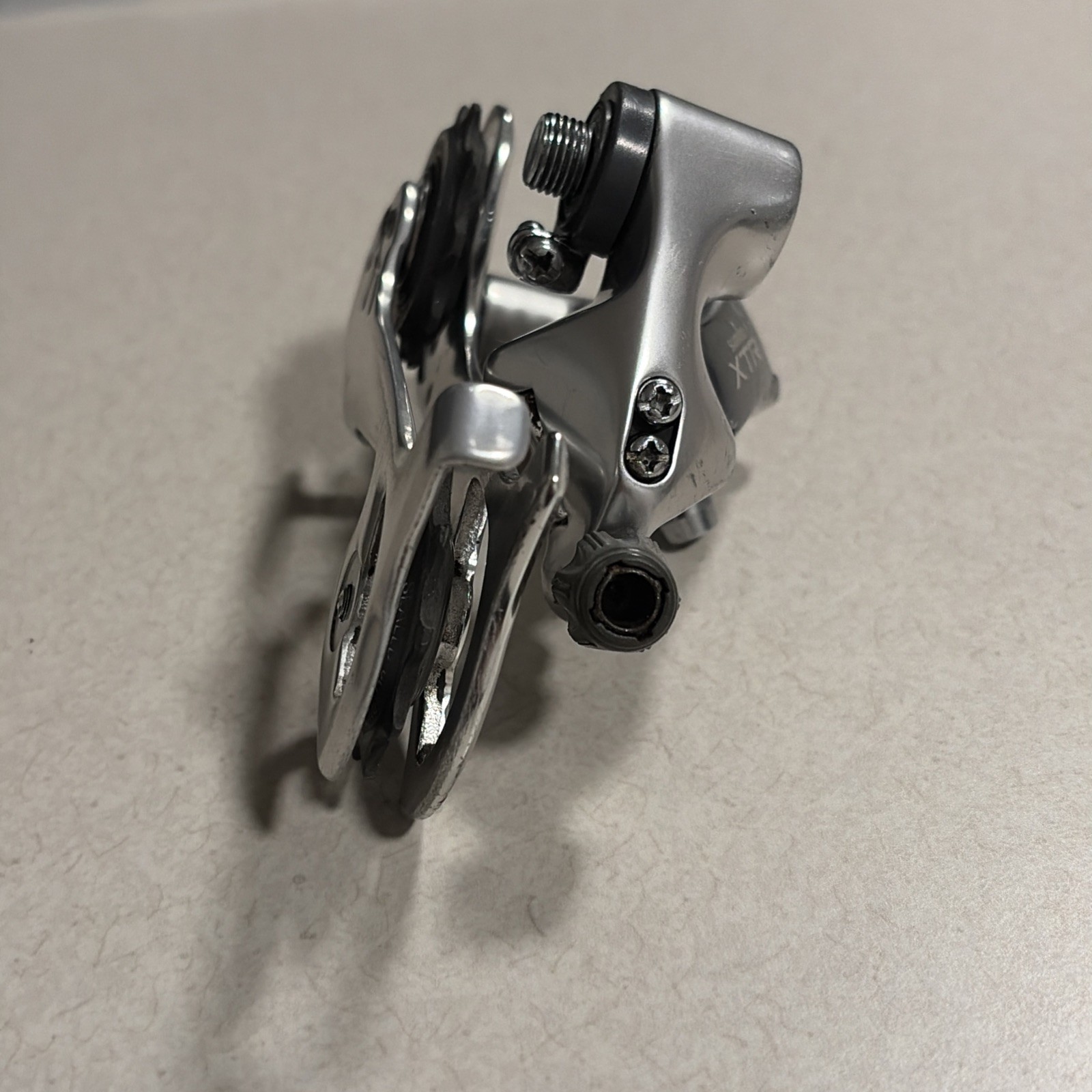 Vintage Shimano XTR RD-M900 MTB Rear Derailleur 8-Speed Red Medium Cage Japan