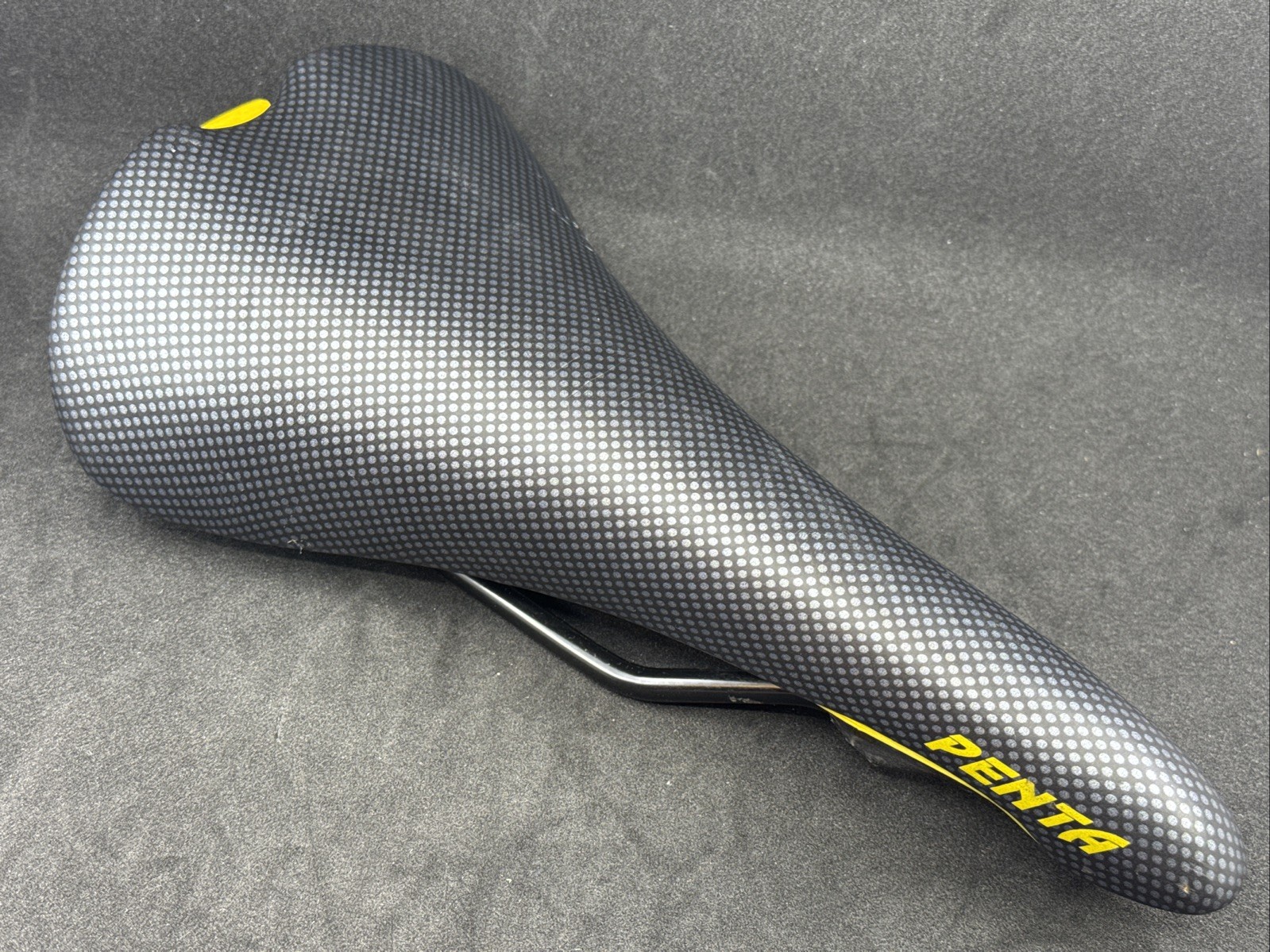 Gipiemme PENTA Saddle Black & Yellow Steel Rails 270mm x 140mm NEAR MINT