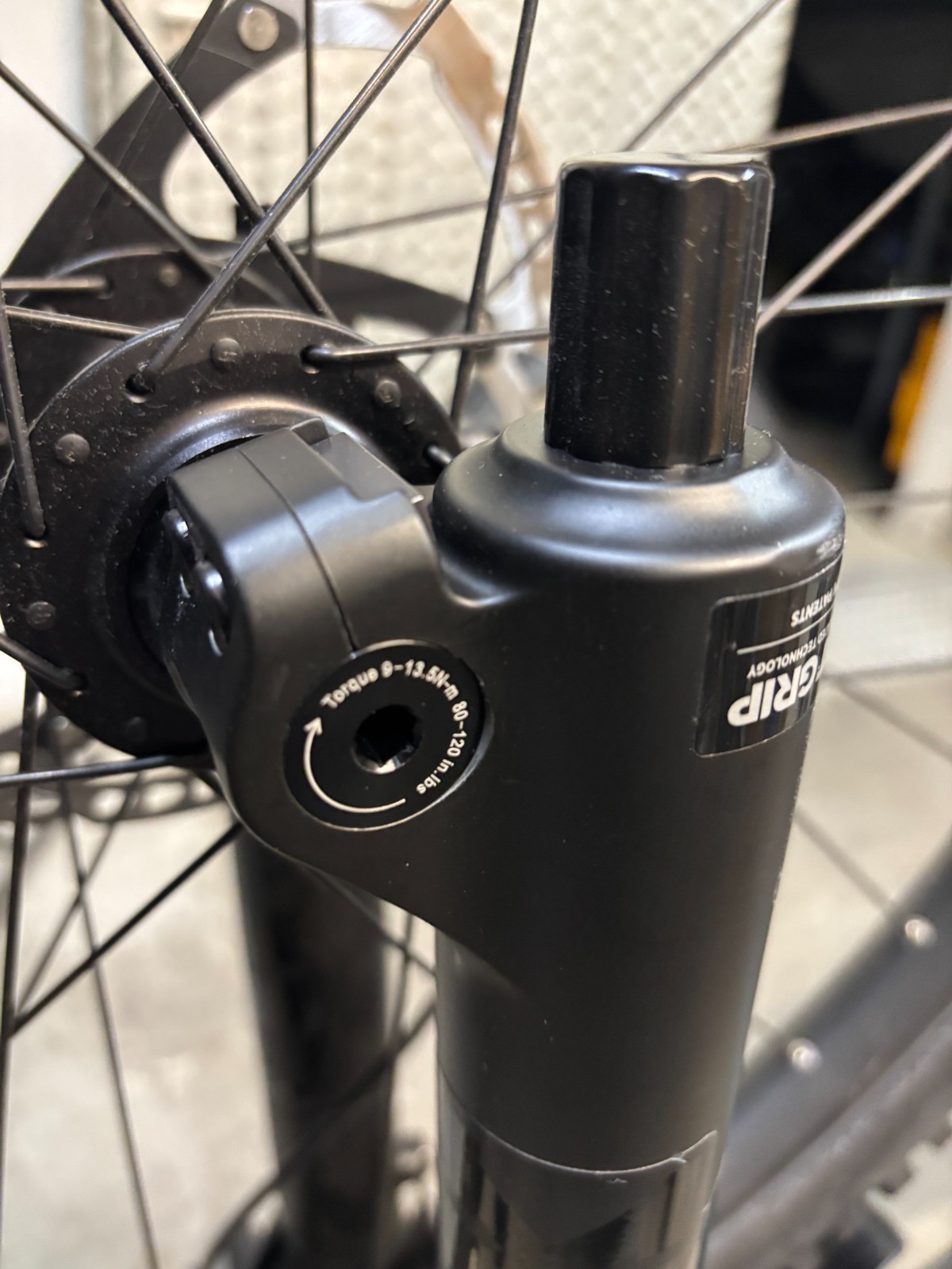 Marzocchi Bomber 20×110 to 15×110 Fork Adapter BLACK | PREMIUM KIT | incl. Axle