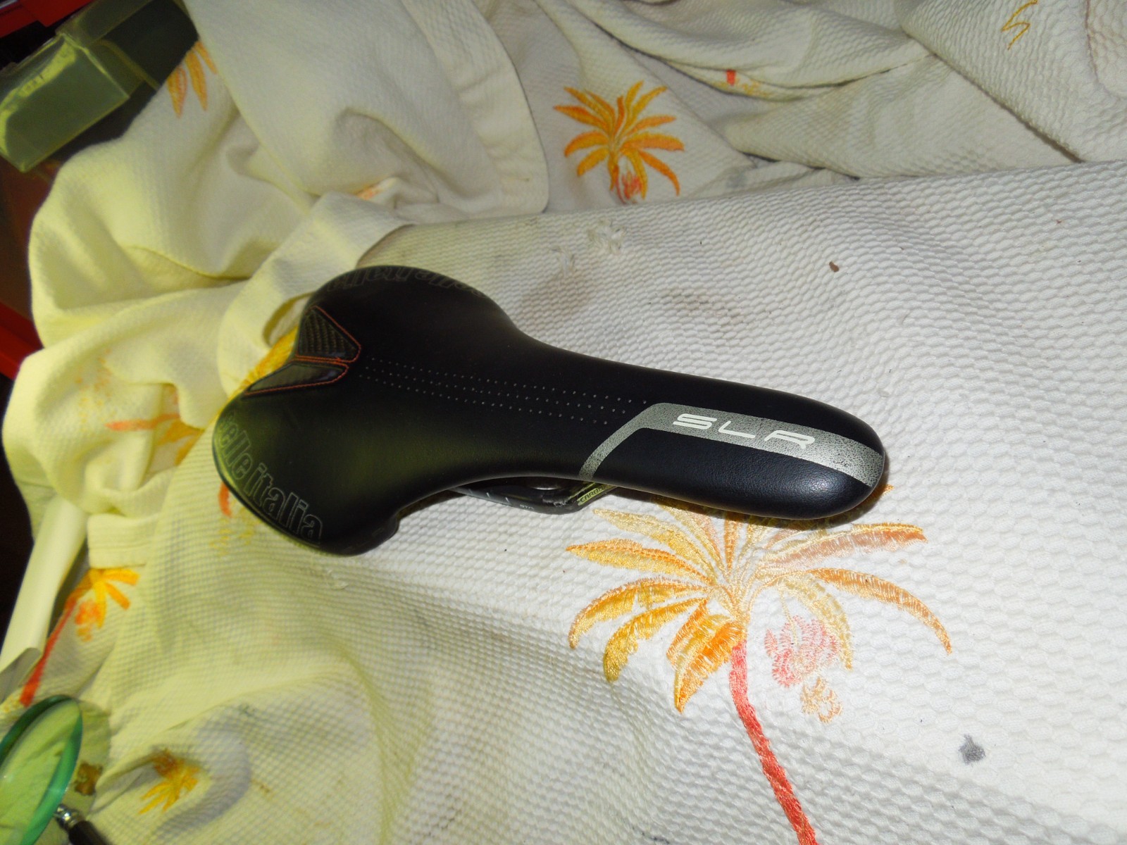 Selle Italia SLR Carbon Road Bike Saddle 130mm. Weight 138gr.