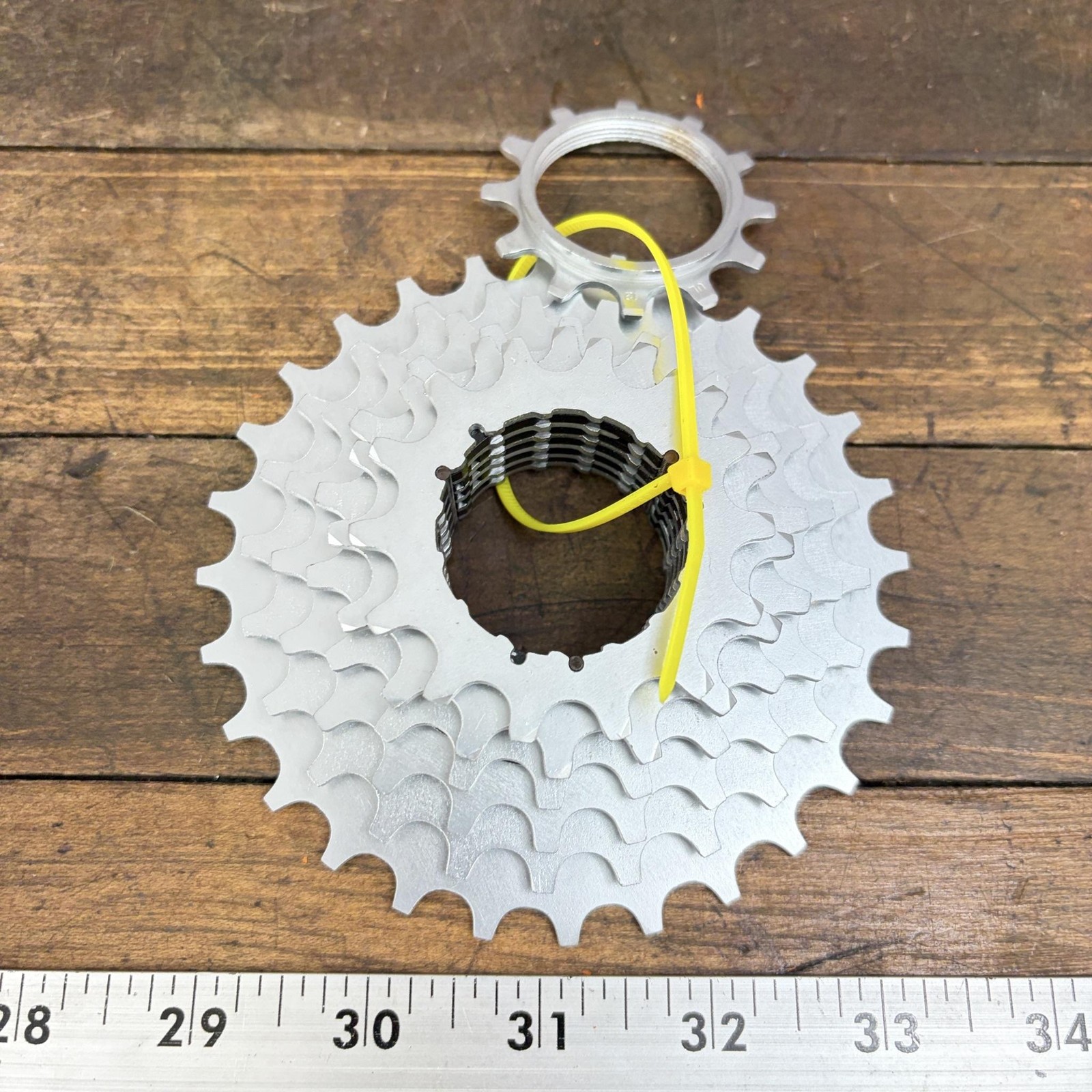 Vintage Suntour AccuShift Cassette 7 Speed 12-28T NOS New INdex Japan Bike 7s