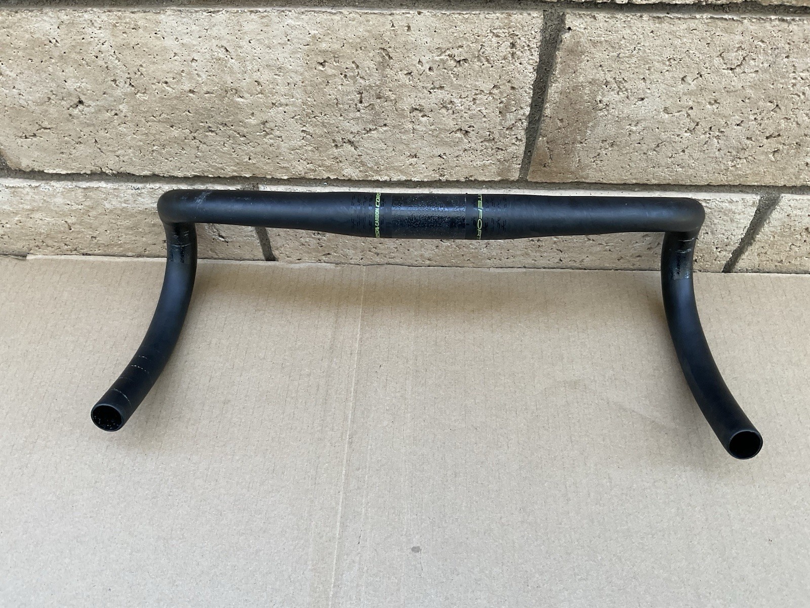 42mm Forte Corsa Carbon Road Handlebar 31.8m In Mint Condition