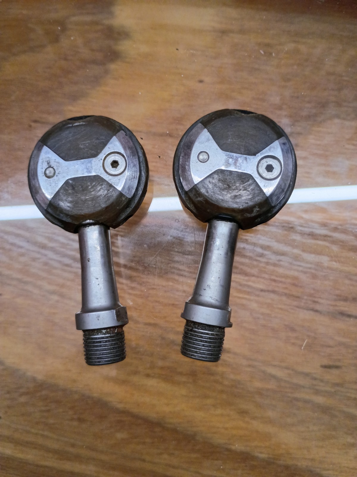 Wahoo Speedplay X2 Clipless Pedals, 9/16″, Stainless Steel Spindles, Brown
