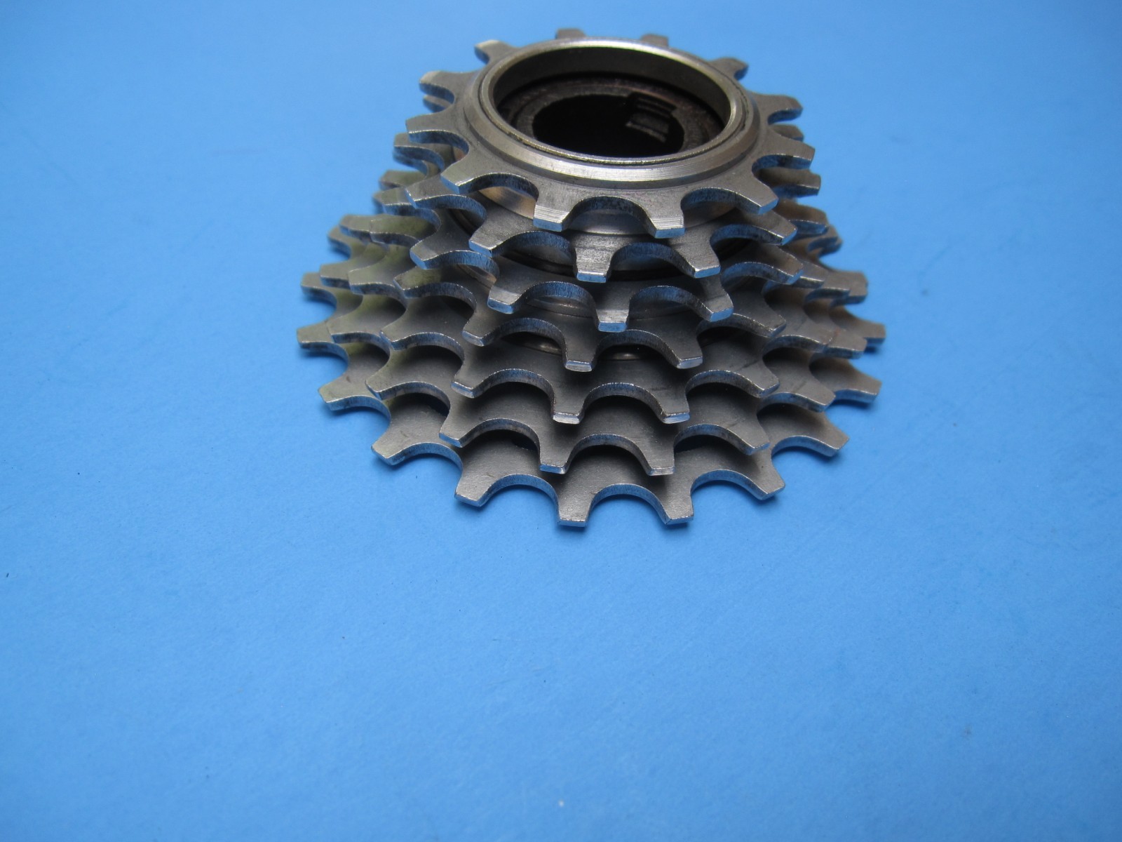 vintage Suntour New Winner 7-spd freewheel, 12/13/…/19/21, in box, near-mint