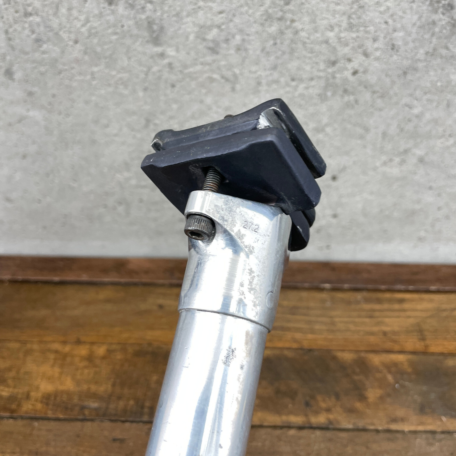 Vintage Weyless Seatpost 27.2 mm 220 mm Mountain ATB Road Micro adjust 2 Bolt