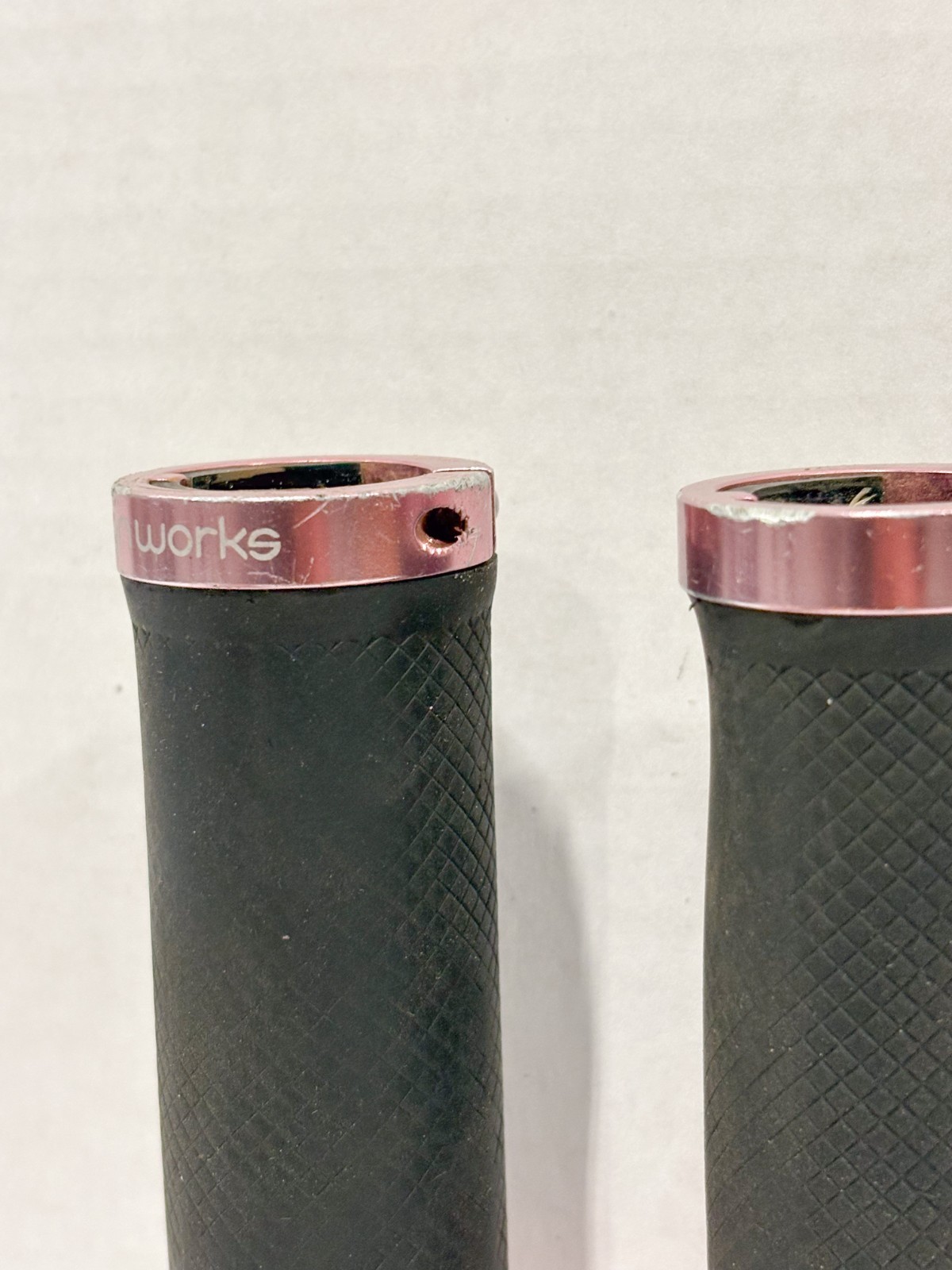 Vintage/Mid 2000’s Pink PORTLAND DESIGN WORKS SPEED METAL GRIPS Lock On MTB