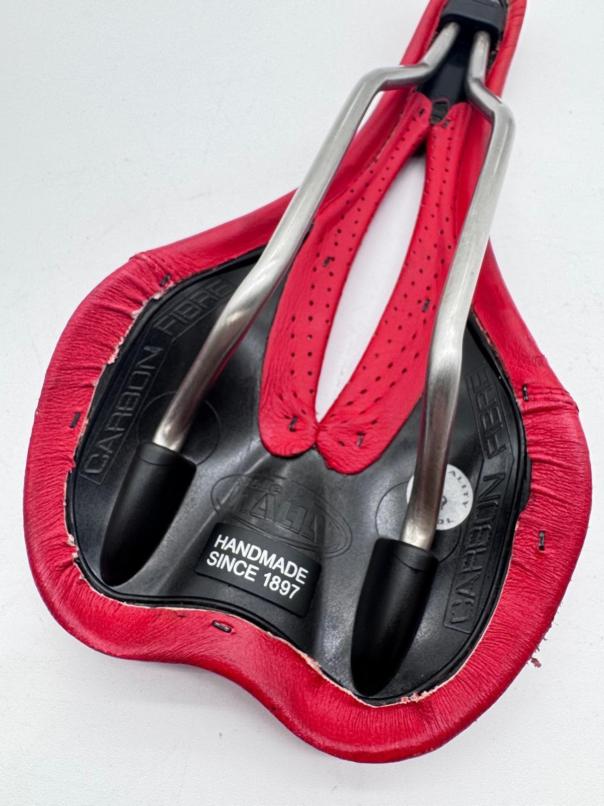 Selle Italia SLR Saddle Gel Flow Vanox Rails Red Perf Leather