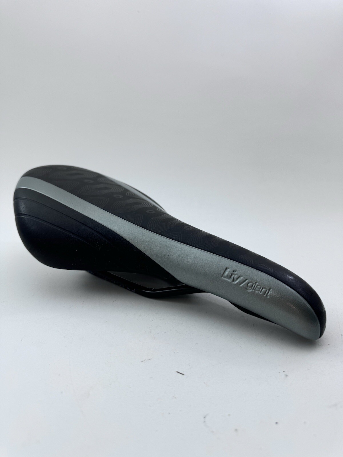LIV Giant Saddle Seat New Road Hybrid Mountain MTB Bike Velo Black A82