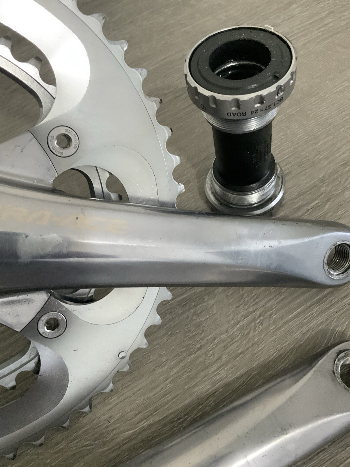 DURA ACE CRANKSET 10 SPEED DOUBLE 53-39 TOOTH 175 MM ARMS 7800 W/ 7800 BRACKET